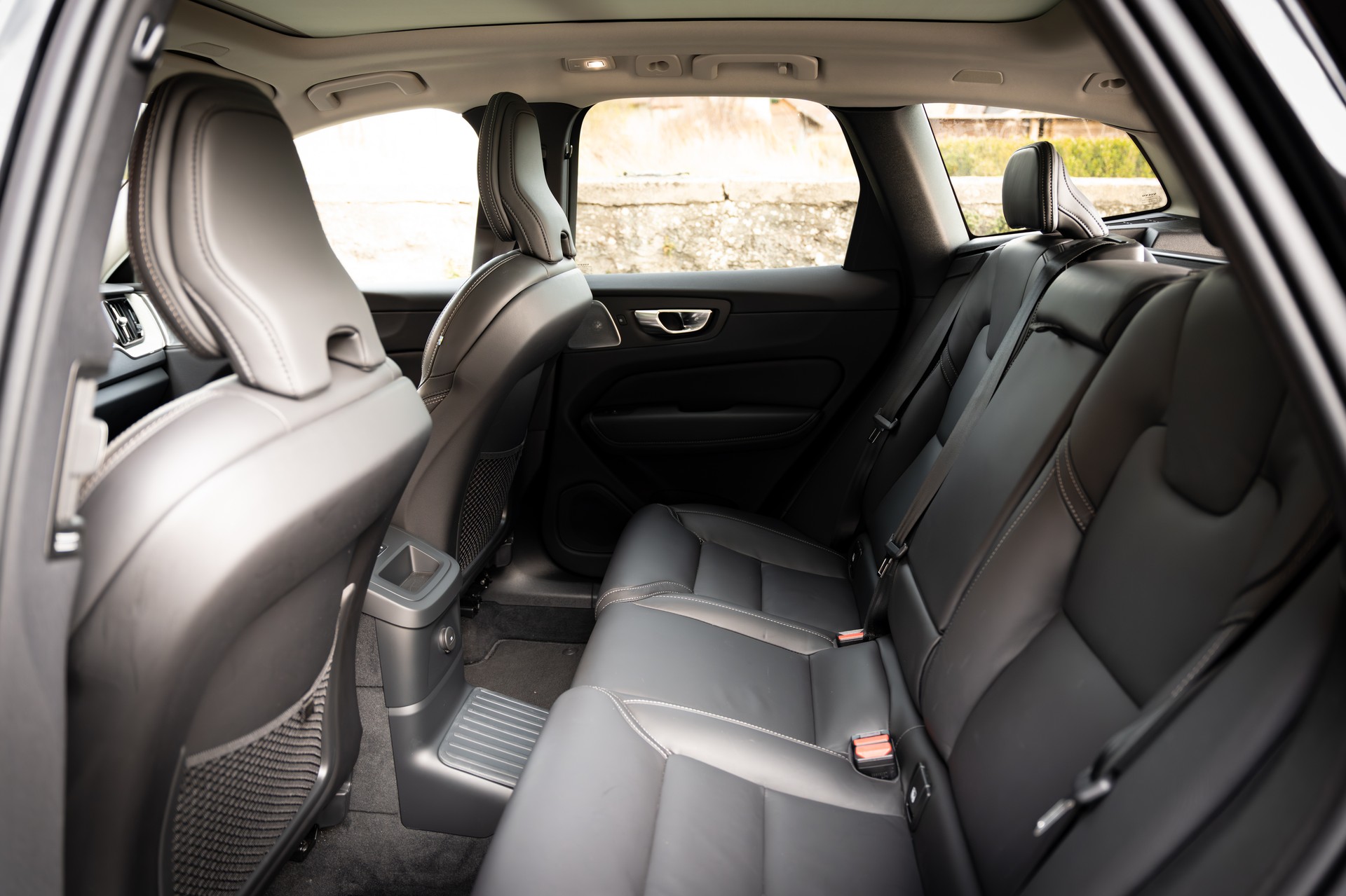 VOLVO XC60 T8 eAWD PluginHybrid Ultra Dark Geartronic-image-13