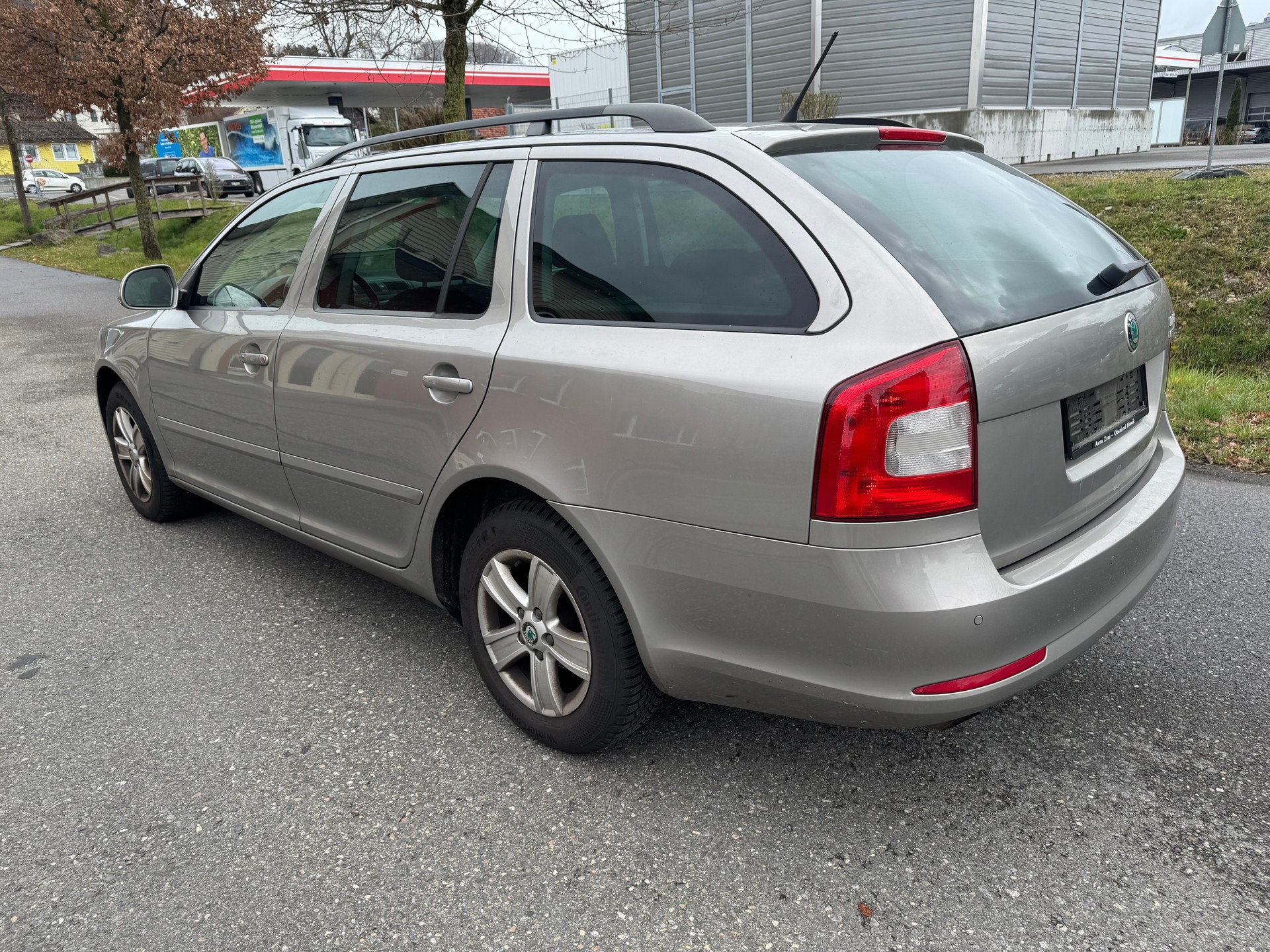 SKODA Octavia Combi 1.6 TDI Greenline-image-4