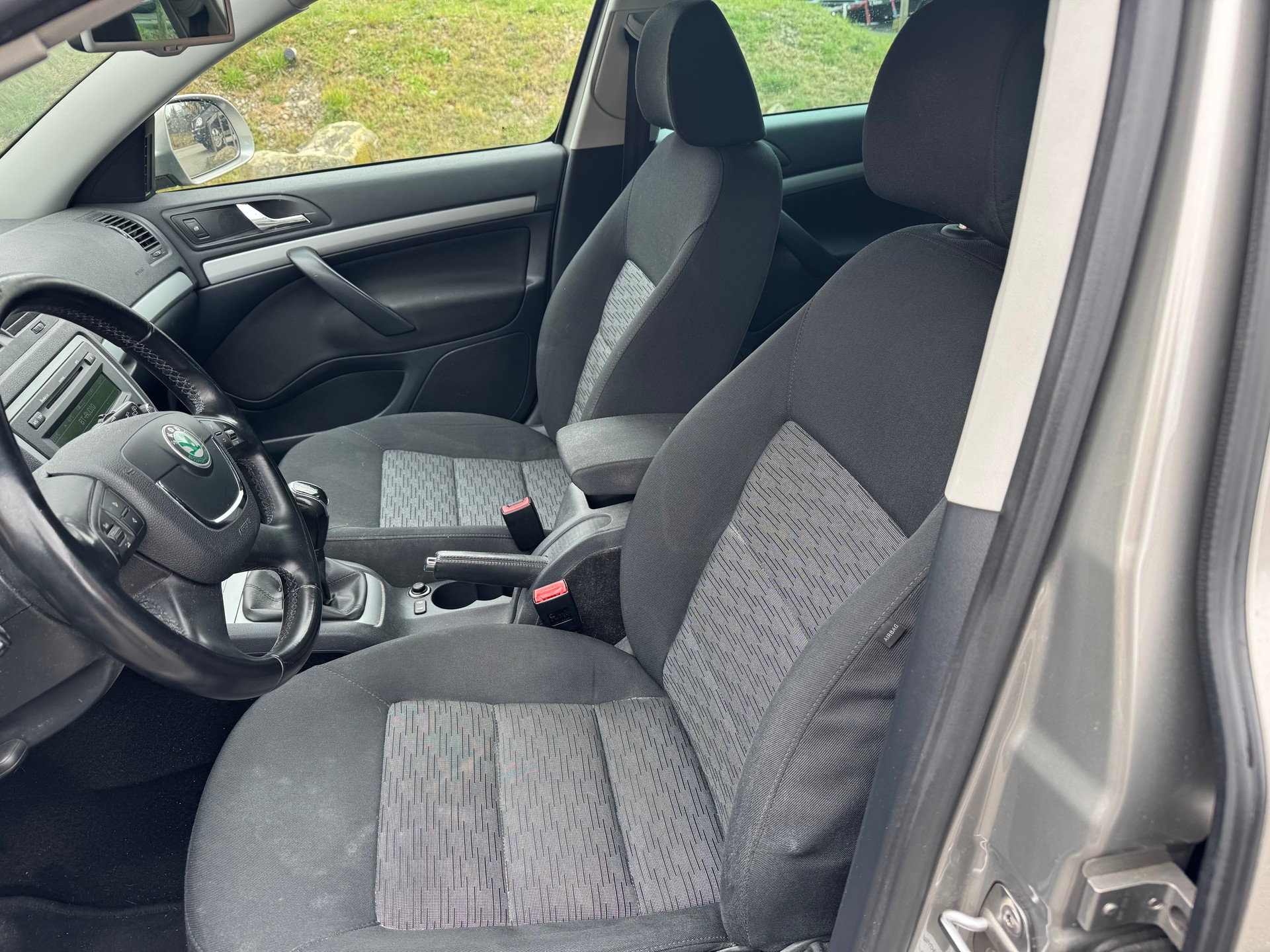 SKODA Octavia Combi 1.6 TDI Greenline-image-7