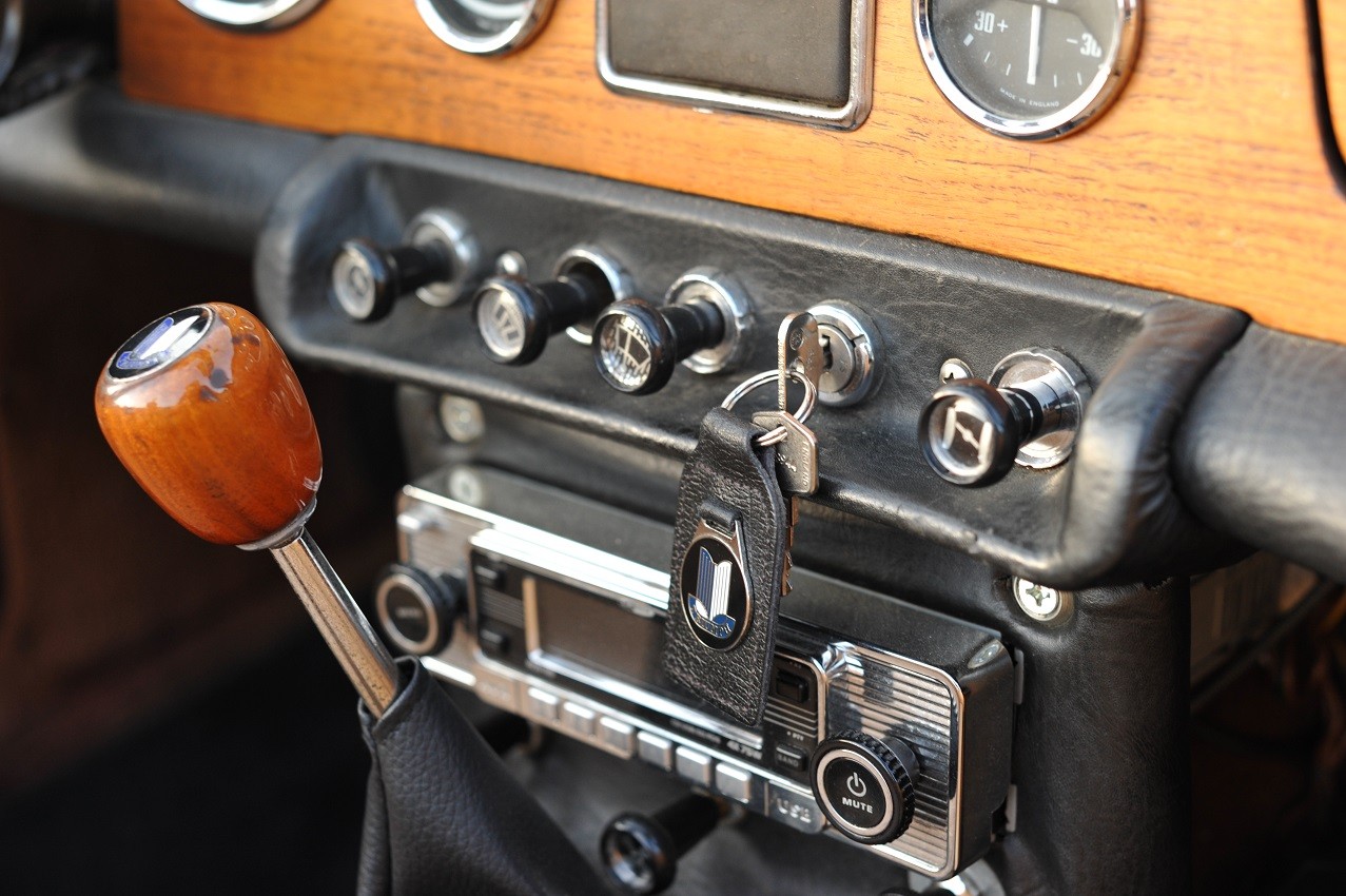 TRIUMPH TR4A-image-6