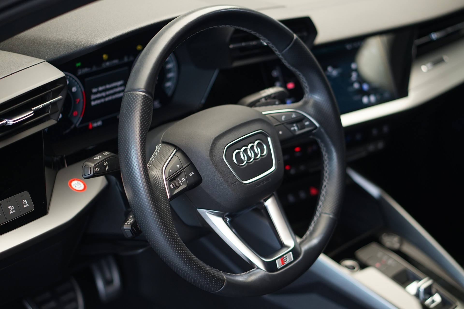 AUDI A3 Sportback 35 TFSI S line S-tronic-image-22
