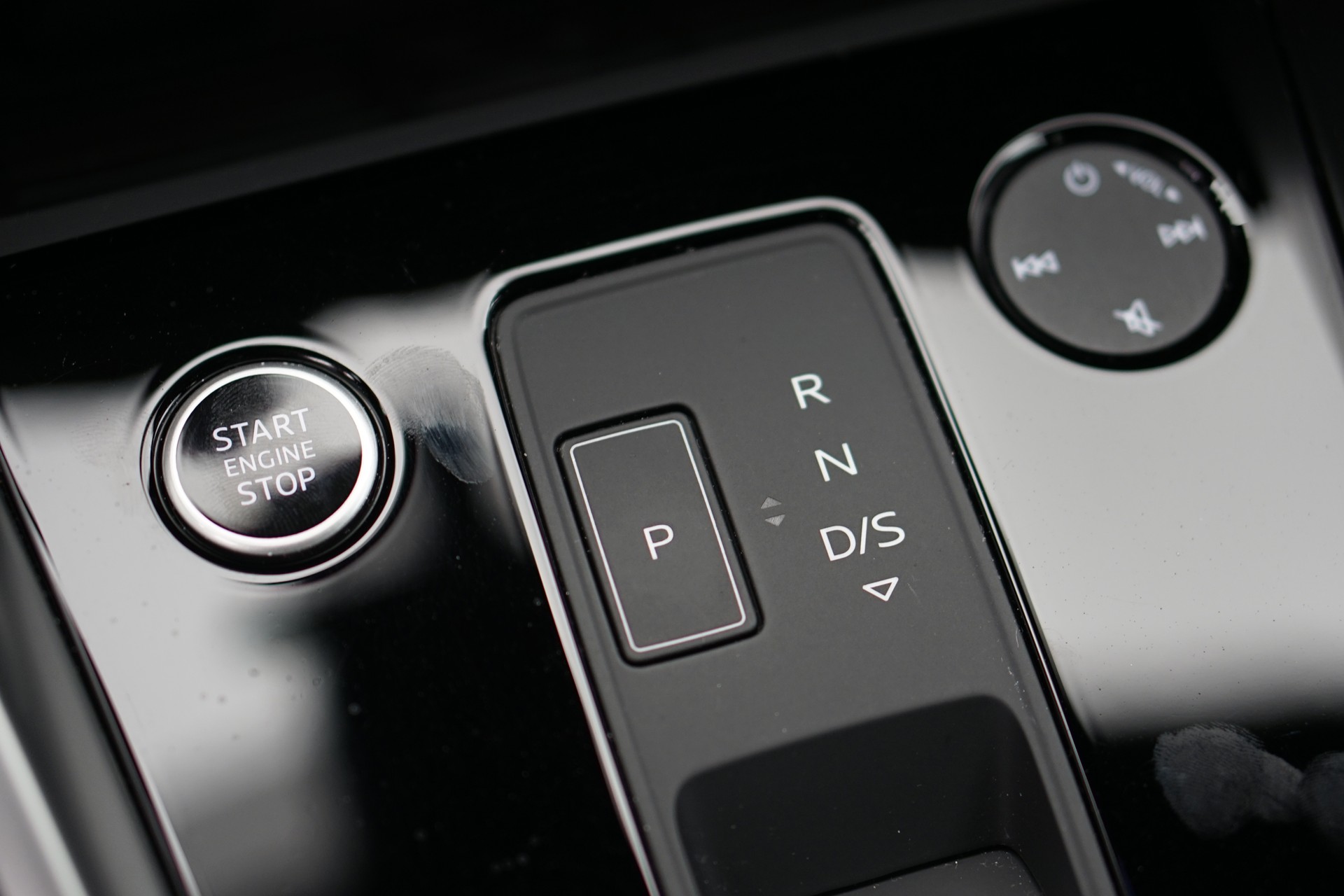 AUDI A3 Sportback 35 TFSI S line S-tronic-image-27