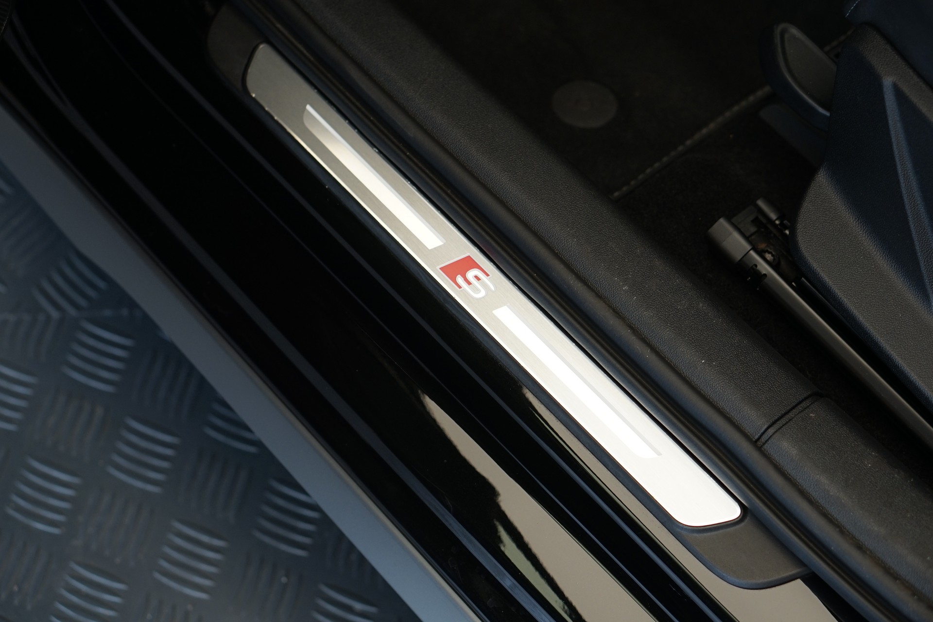 AUDI A3 Sportback 35 TFSI S line S-tronic-image-23