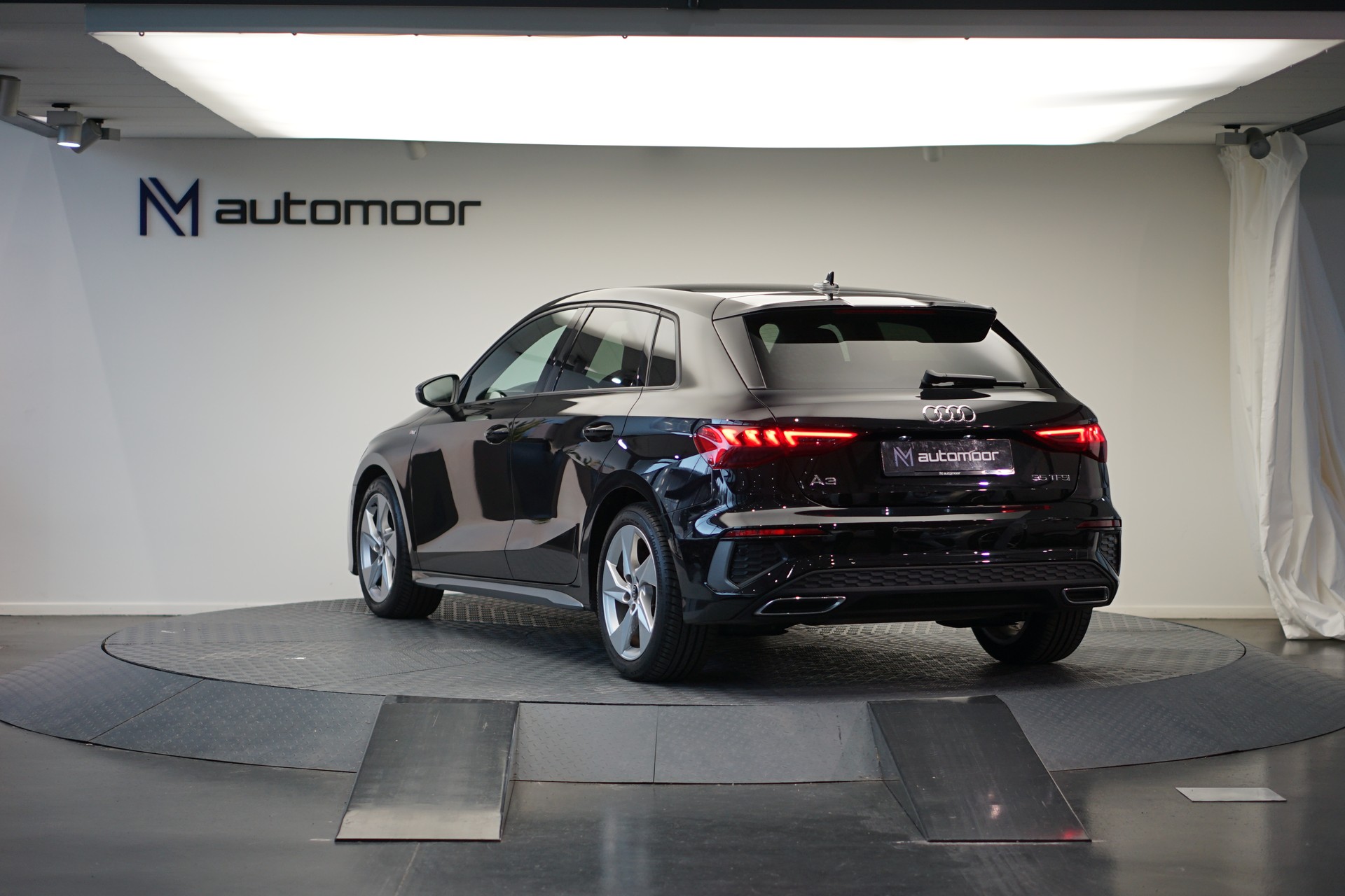 AUDI A3 Sportback 35 TFSI S line S-tronic-image-6