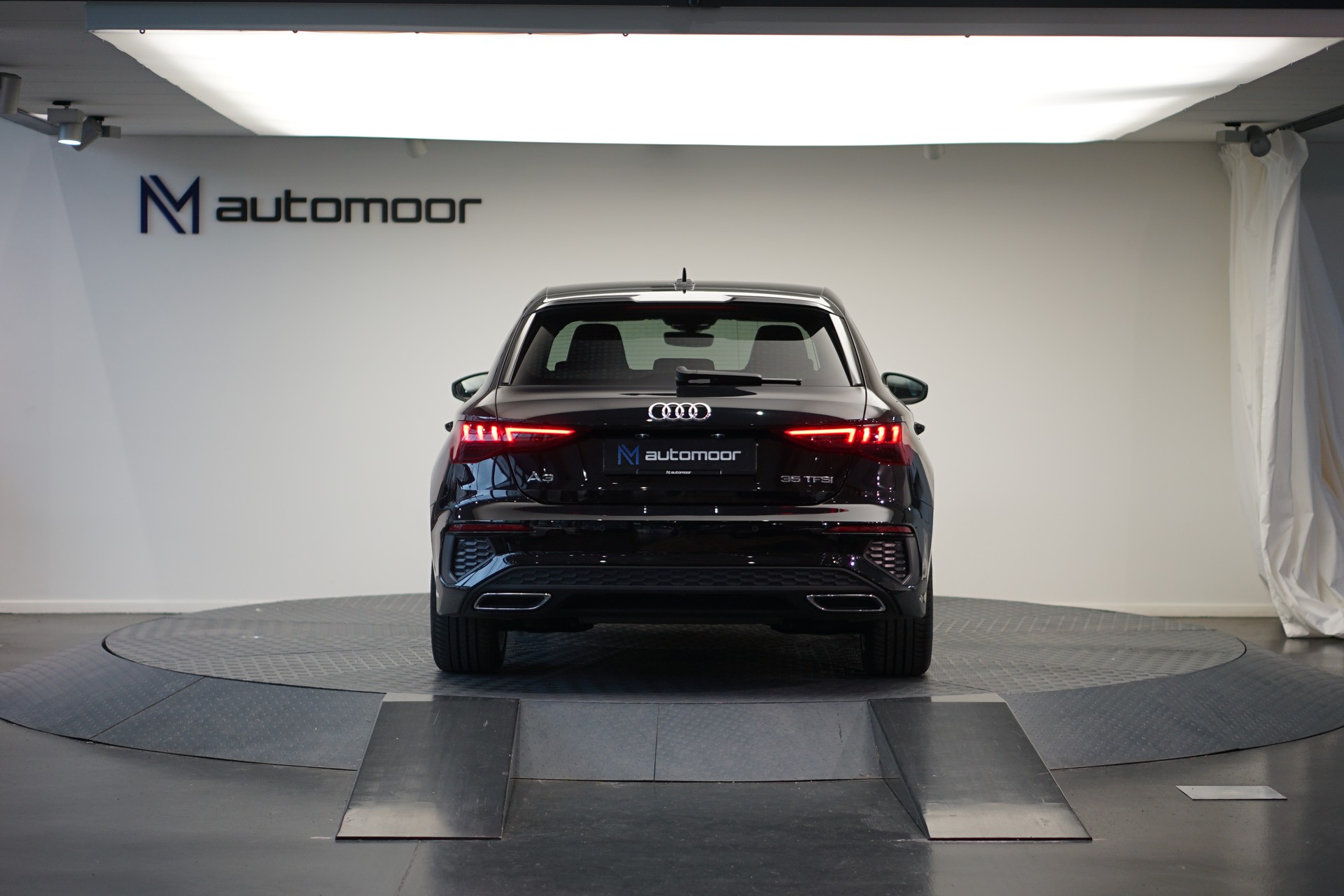 AUDI A3 Sportback 35 TFSI S line S-tronic-image-5