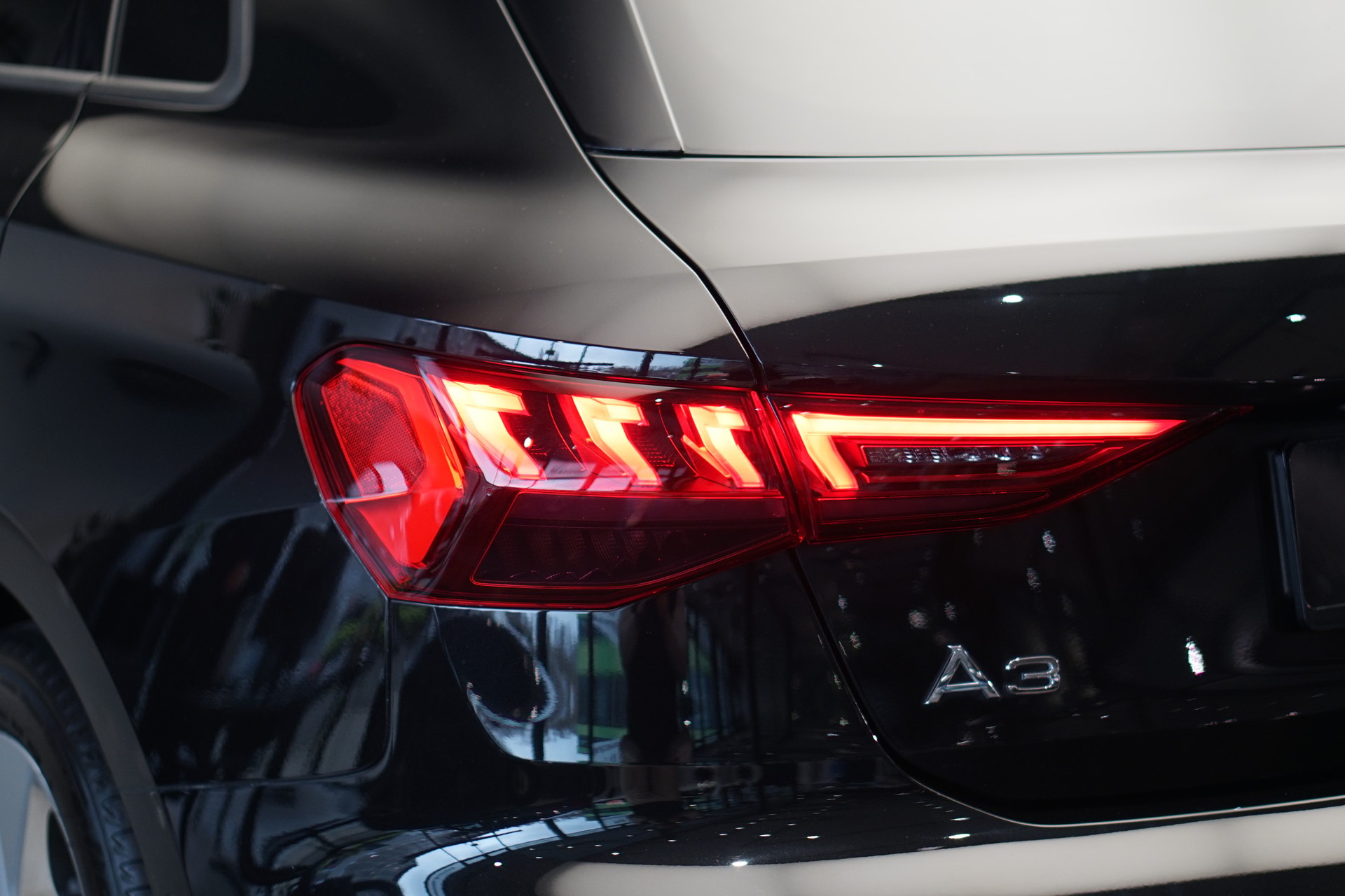 AUDI A3 Sportback 35 TFSI S line S-tronic-image-30