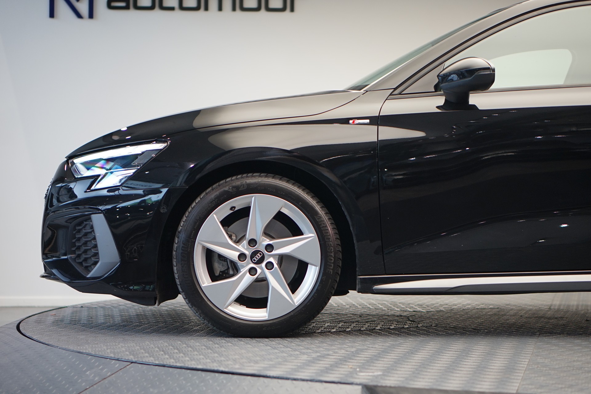 AUDI A3 Sportback 35 TFSI S line S-tronic-image-10