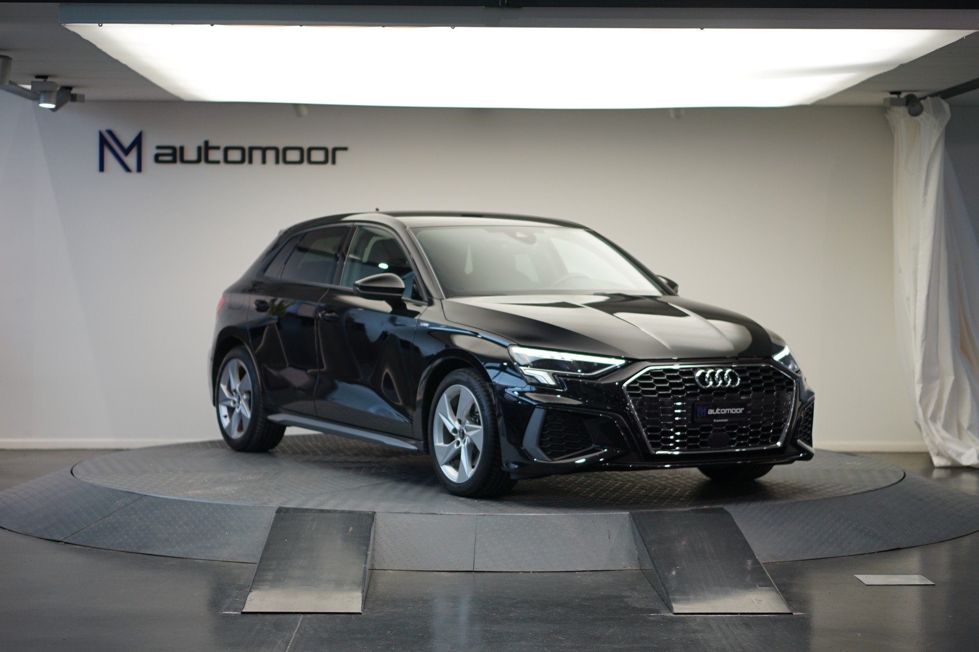 AUDI A3 Sportback 35 TFSI S line S-tronic-image-2