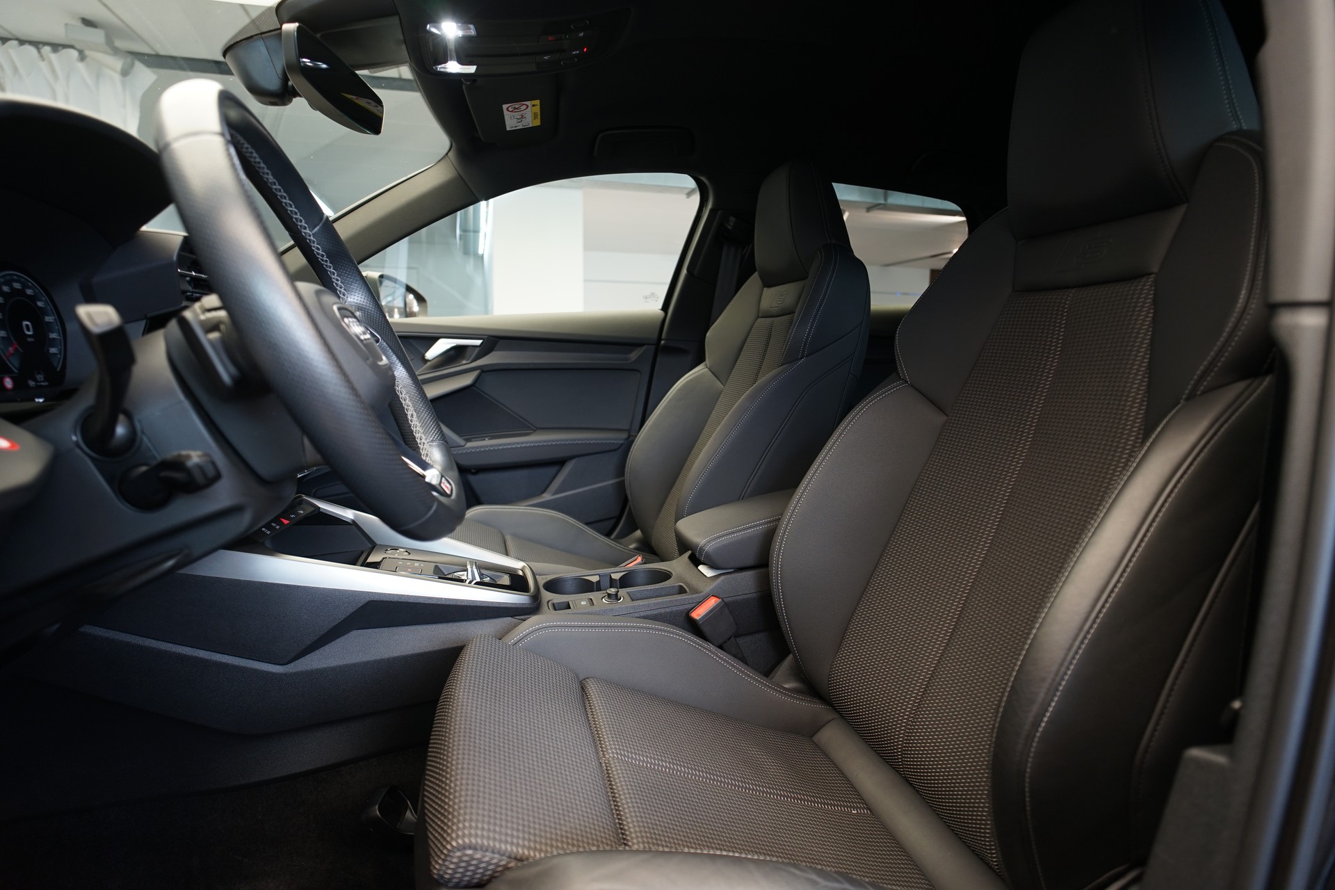 AUDI A3 Sportback 35 TFSI S line S-tronic-image-15
