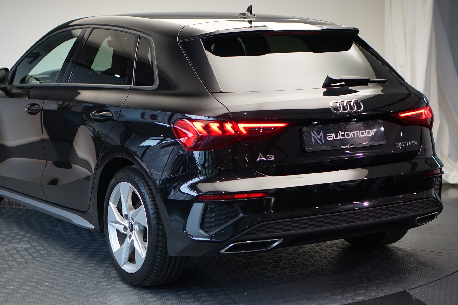 AUDI A3 Sportback 35 TFSI S line S-tronic-image-31