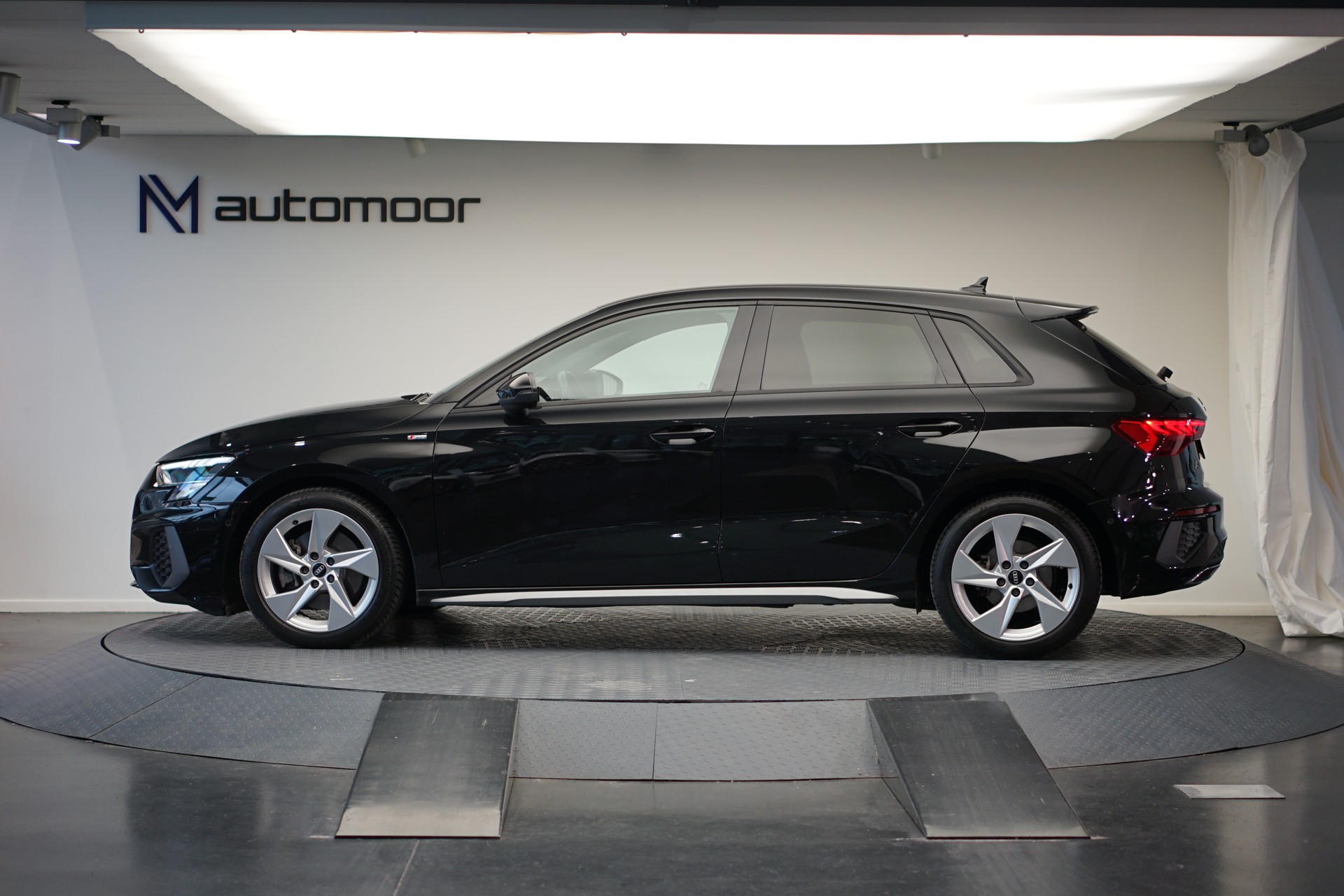 AUDI A3 Sportback 35 TFSI S line S-tronic-image-7
