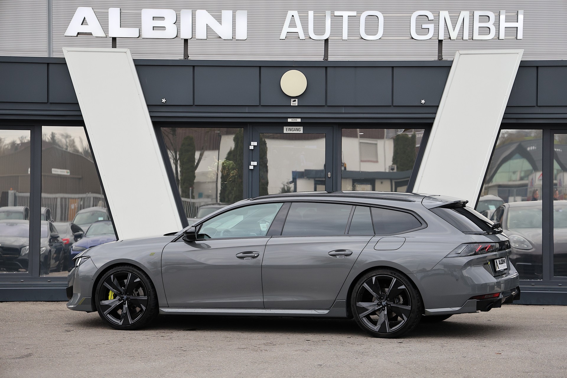 PEUGEOT 508 SW Hybrid4 360 e Sport Engineered-image-3