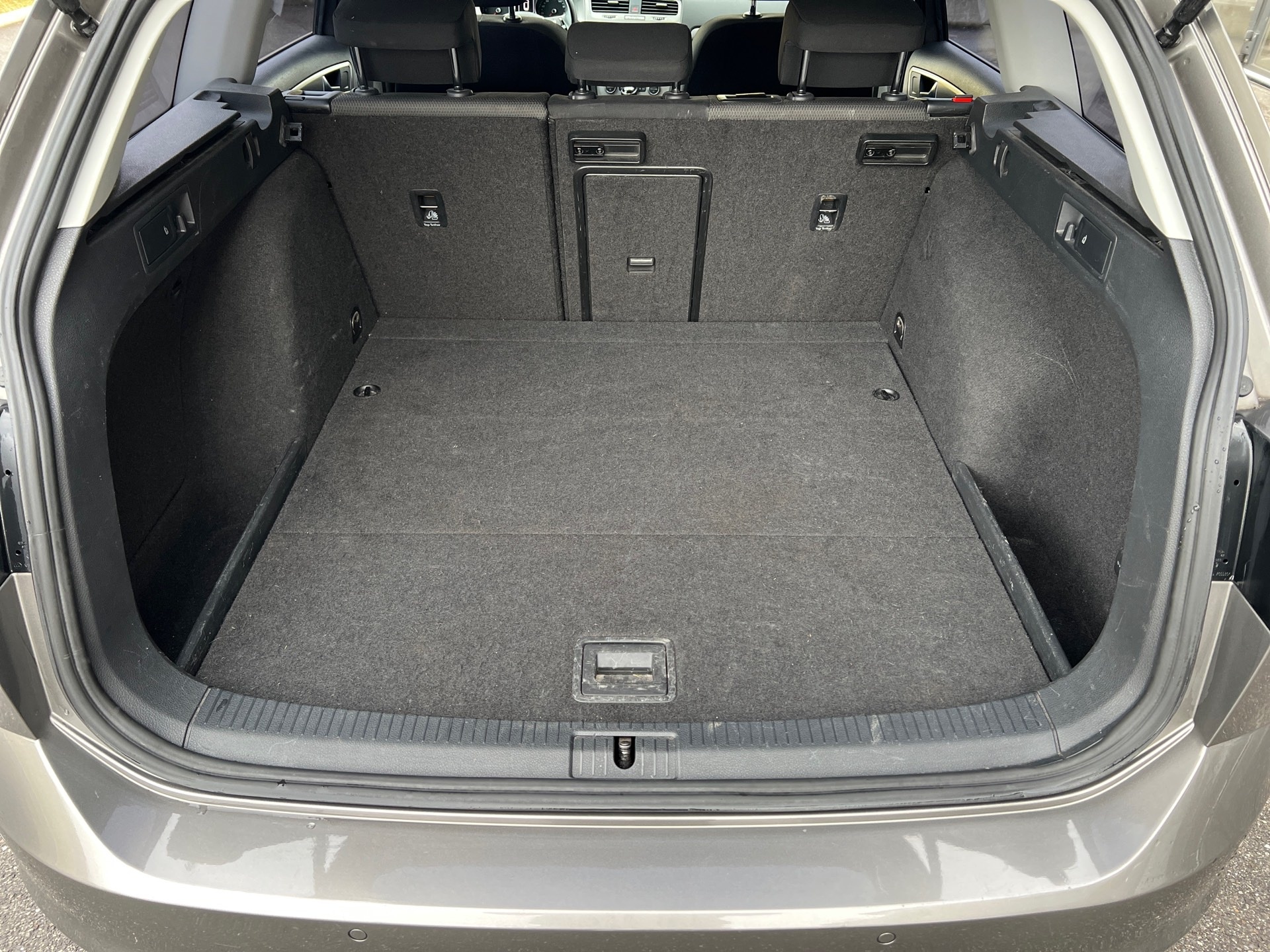 VW Golf Variant 1.6 TDI Comfortline 4Motion-image-13