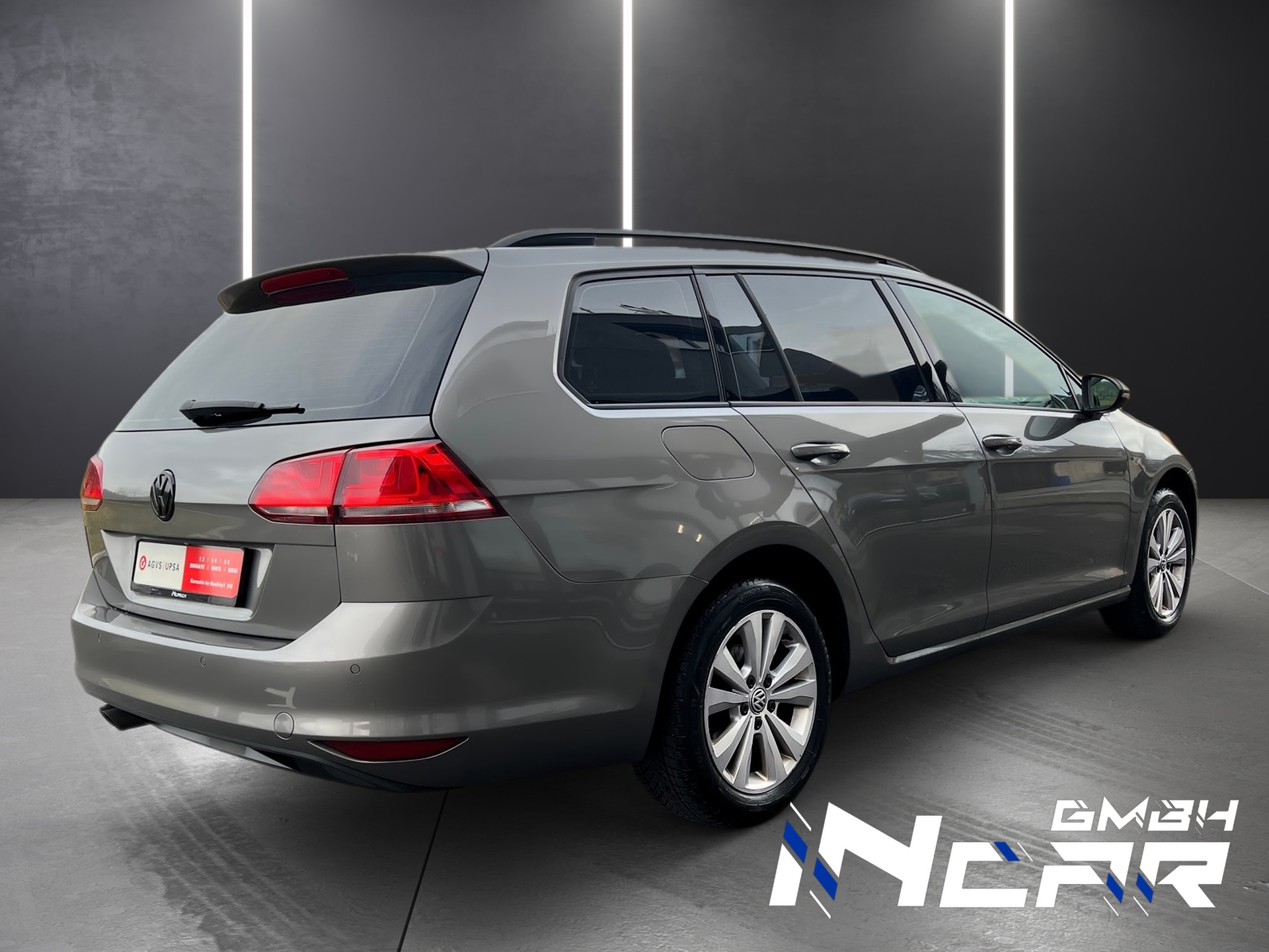 VW Golf Variant 1.6 TDI Comfortline 4Motion-image-2
