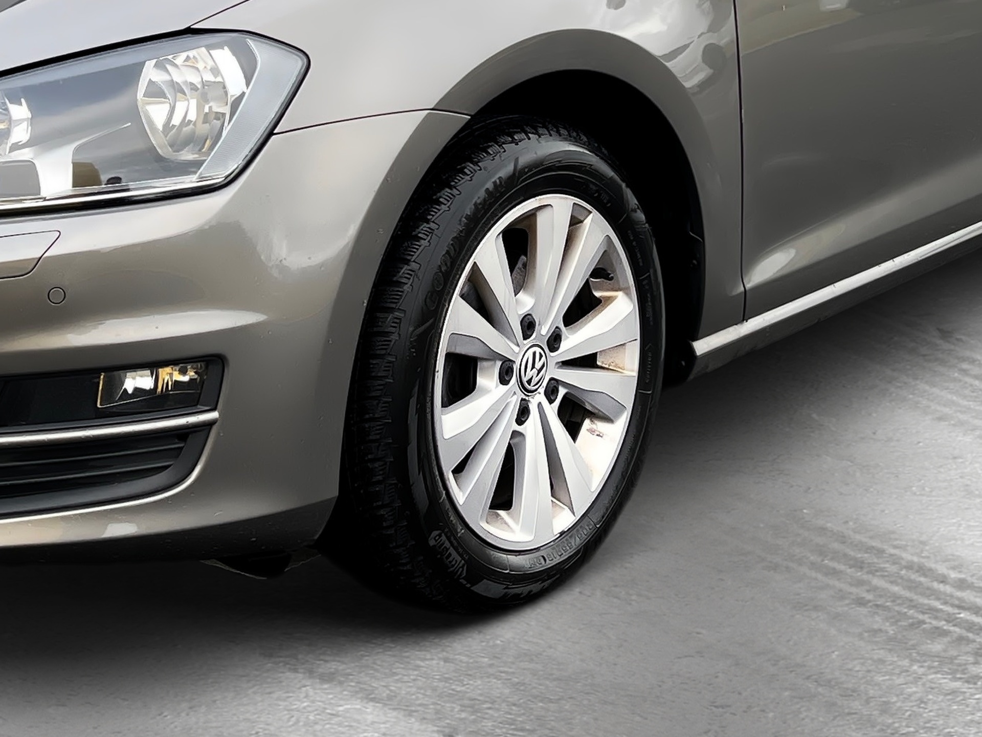 VW Golf Variant 1.6 TDI Comfortline 4Motion-image-5