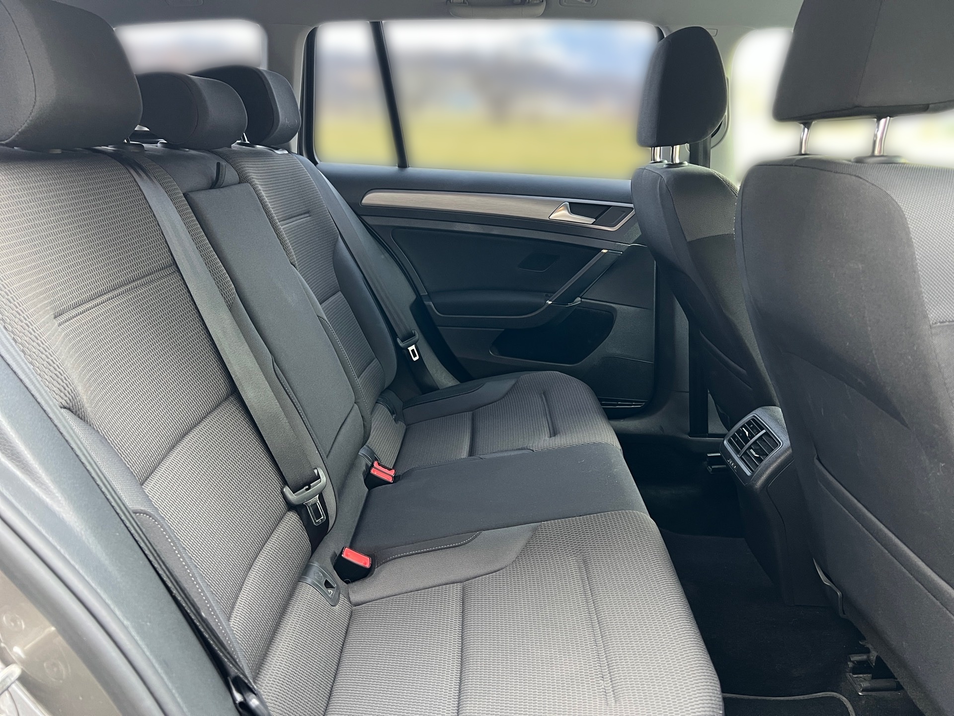 VW Golf Variant 1.6 TDI Comfortline 4Motion-image-11