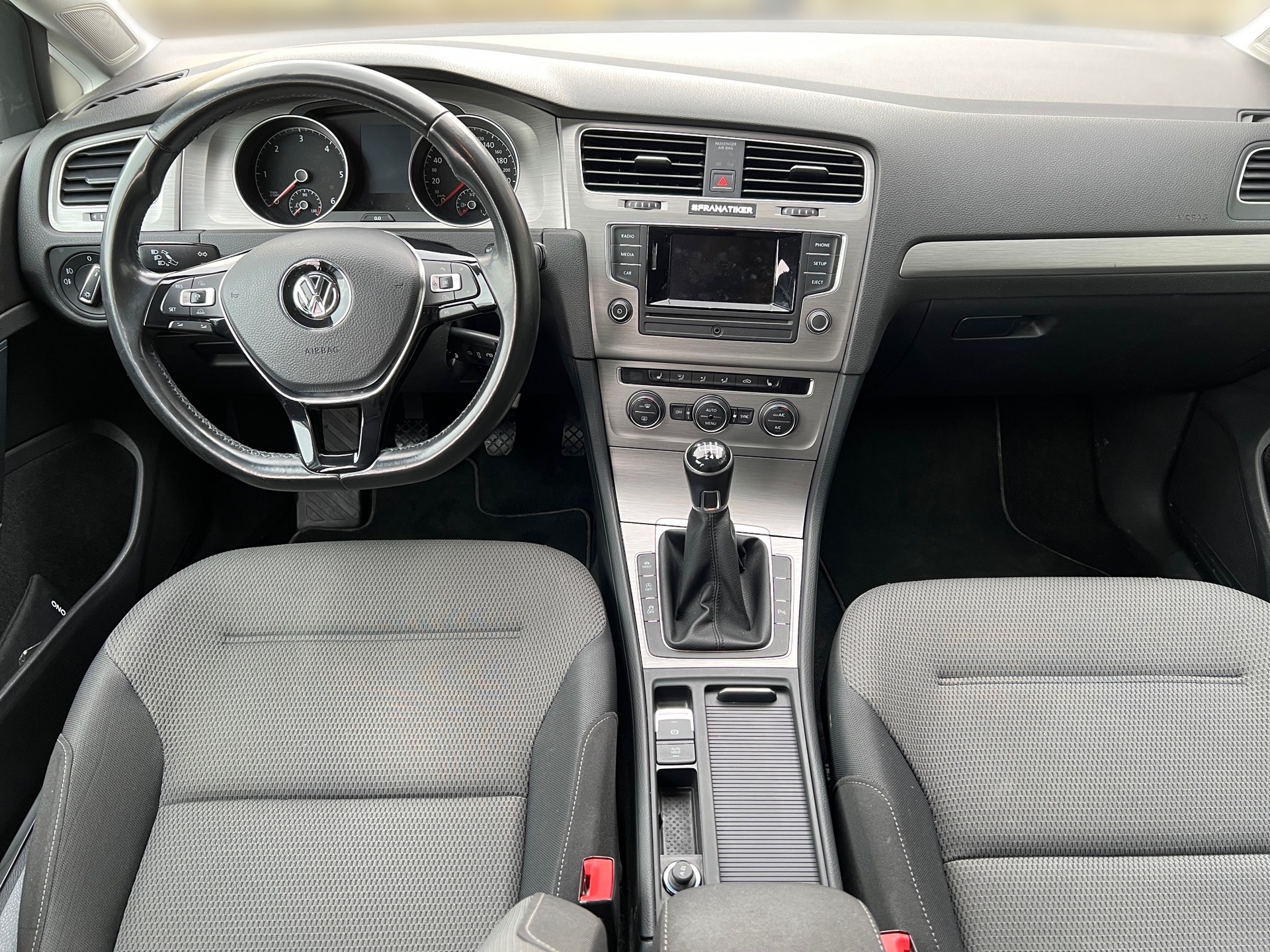 VW Golf Variant 1.6 TDI Comfortline 4Motion-image-9
