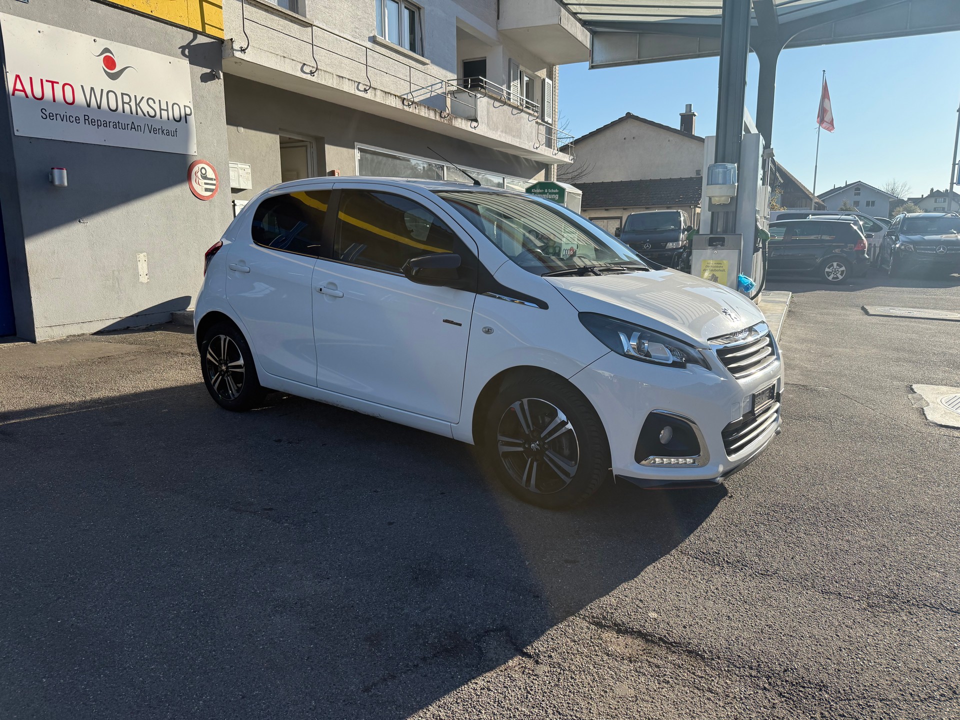 PEUGEOT 108 1.2 PureTech GT Line-image-0