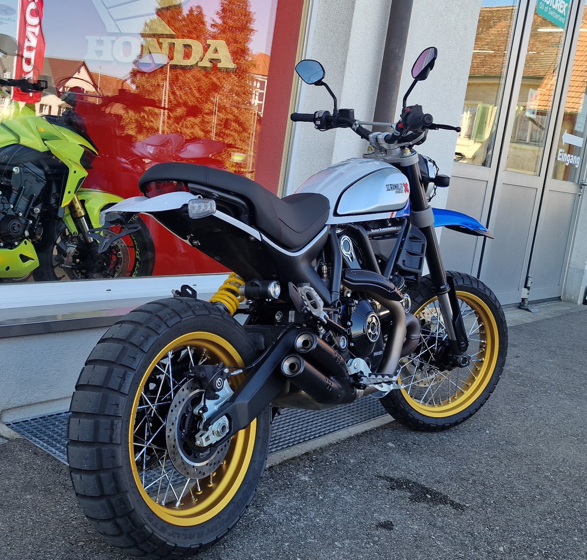 DUCATI Scrambler 803 Desert Sled-showroom-element-3