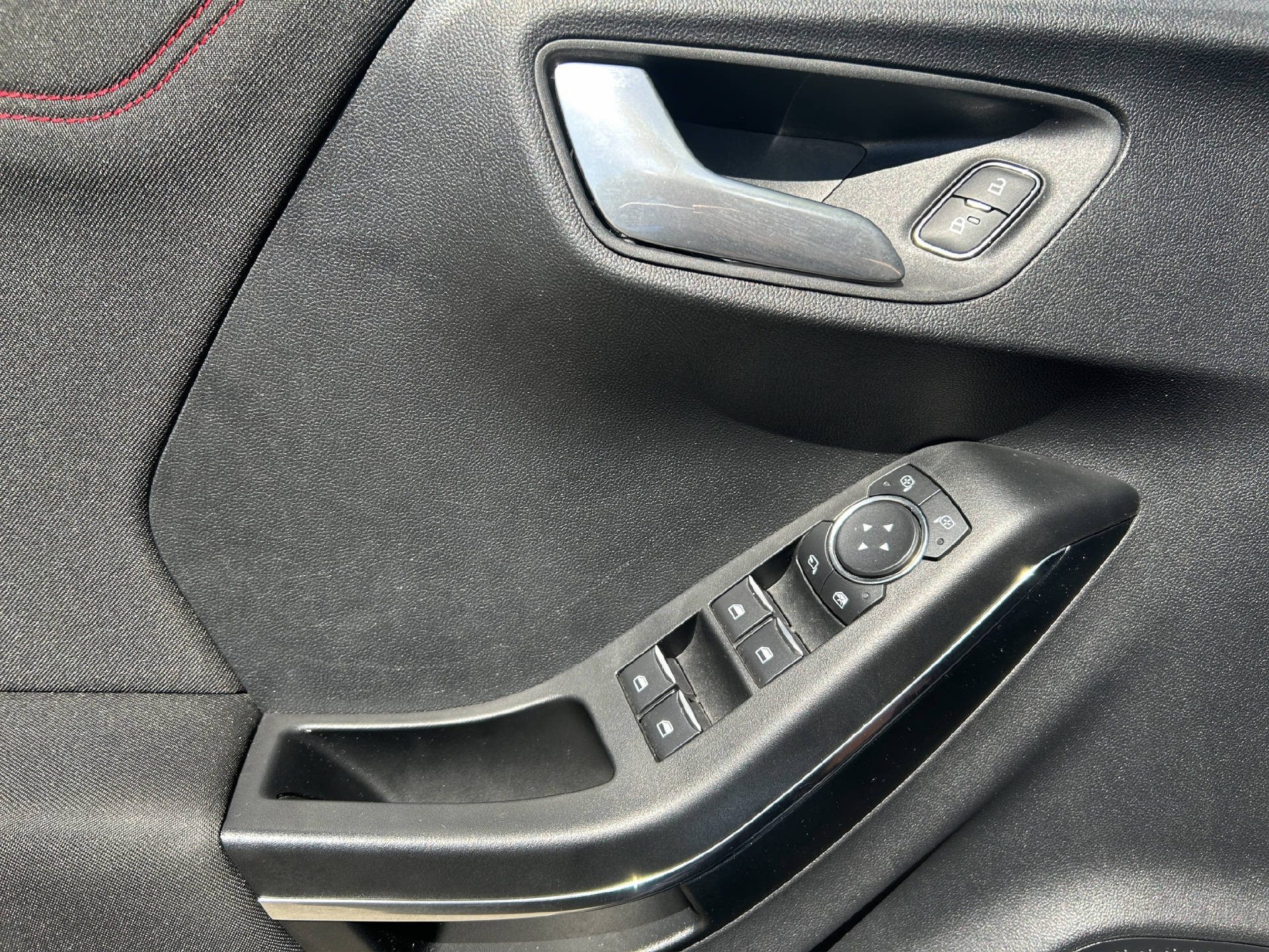 FORD Puma 1.0 EcoB Hybrid 155 ST-Line-image-12