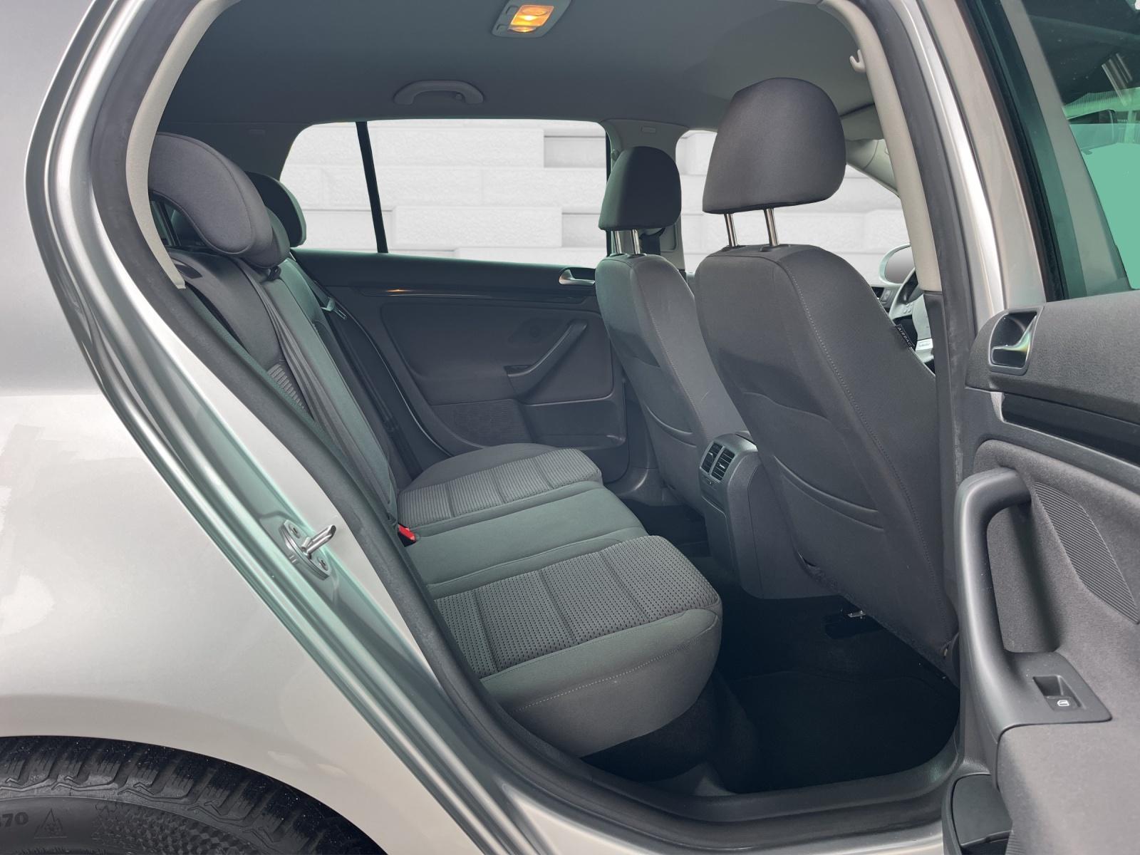 VW Golf V 2.0 TDI DPF GT Sport 4motion-image-12