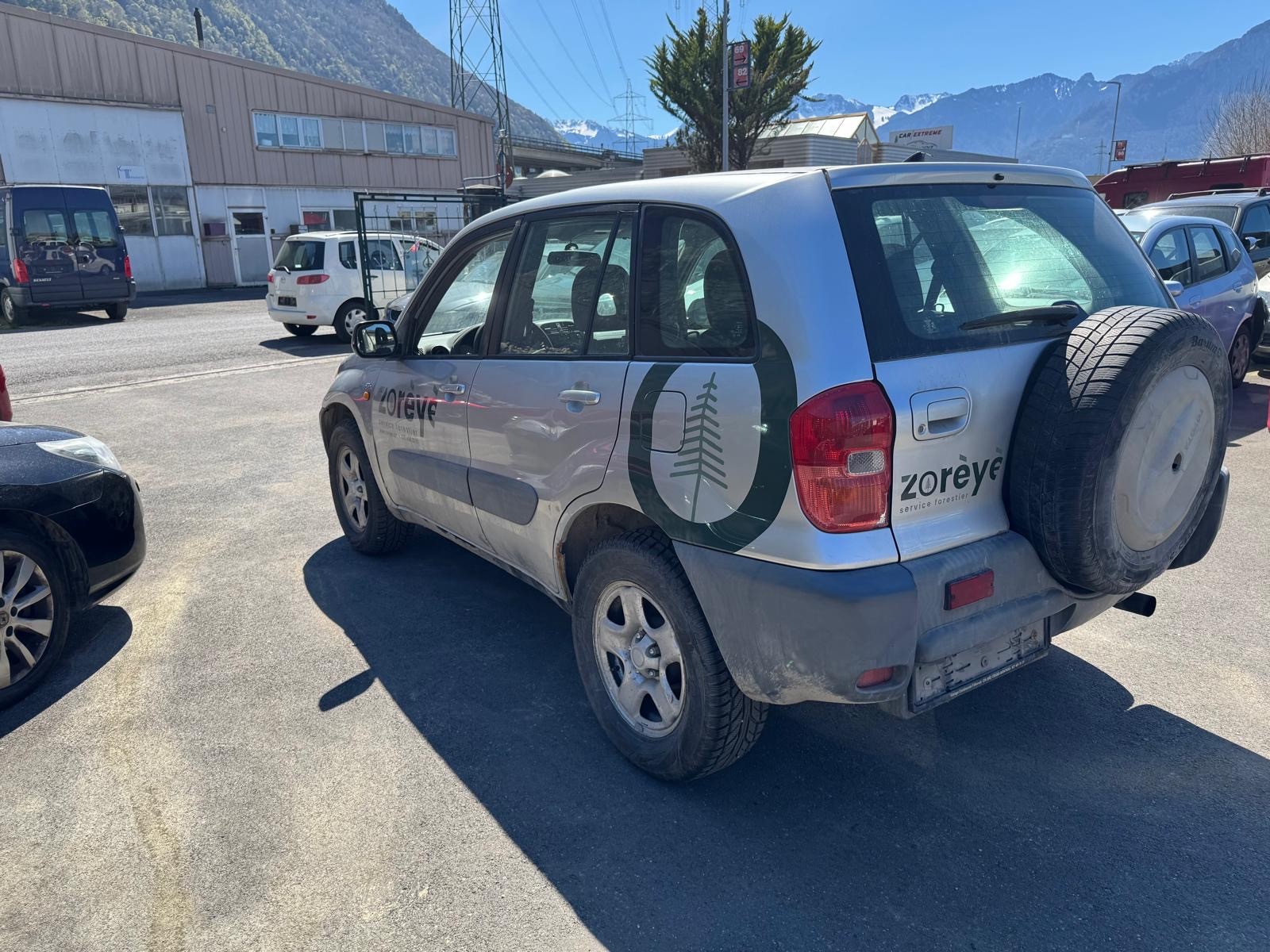 TOYOTA RAV-4 2.0 D4D Linea Sol-image-5