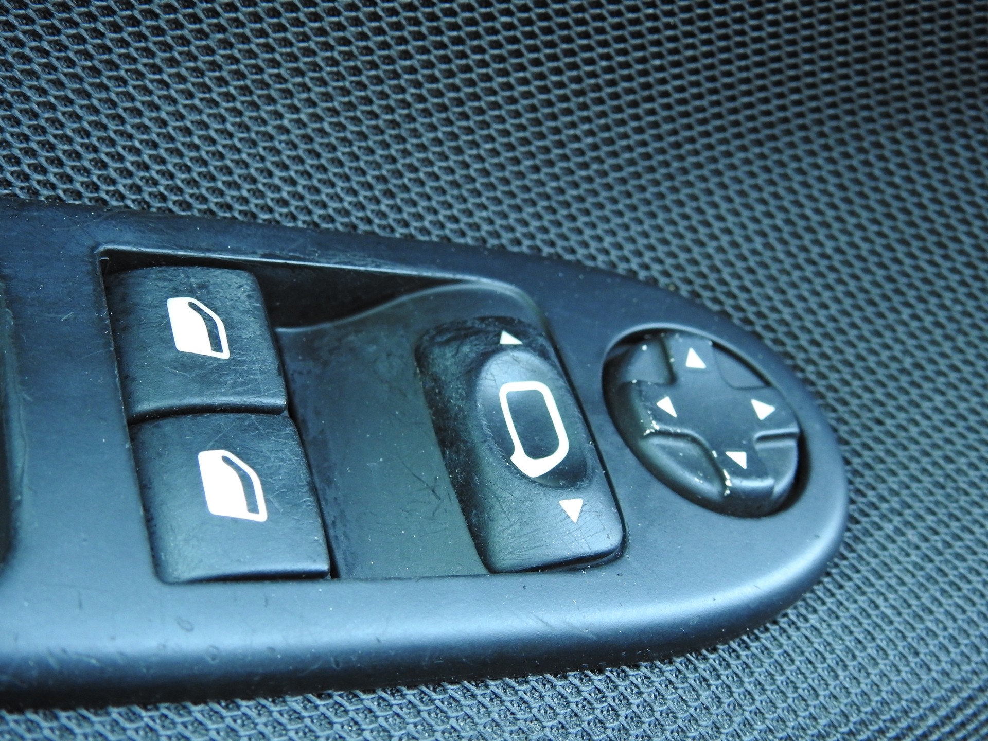 PEUGEOT 207 CC 1.6 16V Sport-image-22