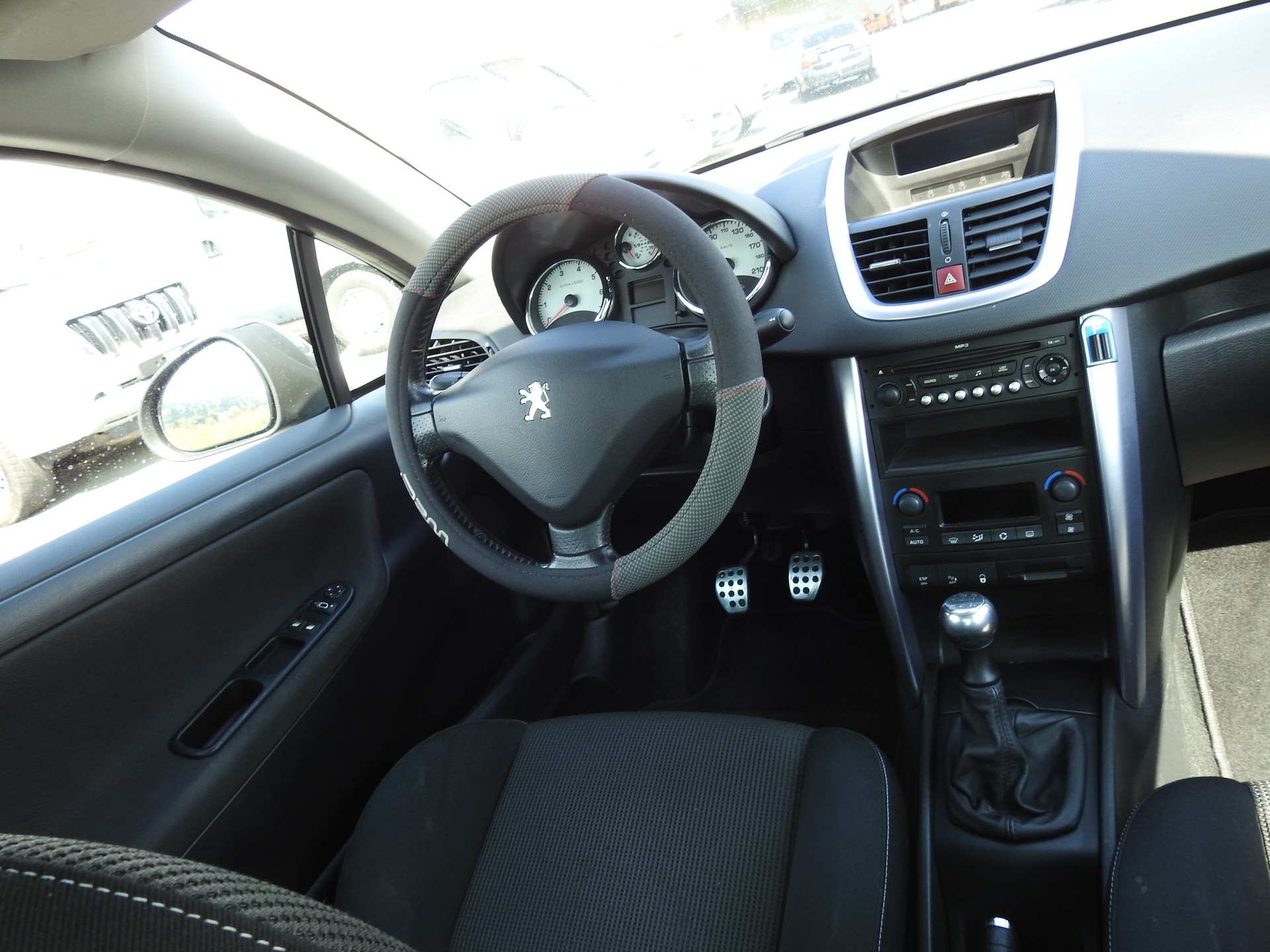 PEUGEOT 207 CC 1.6 16V Sport-image-17