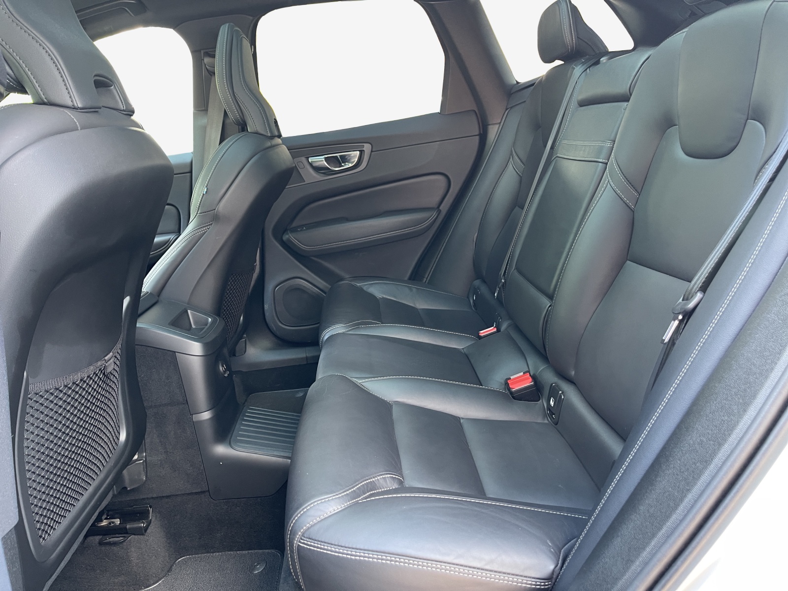VOLVO XC60 T6 eAWD R-Design Geartronic-image-12