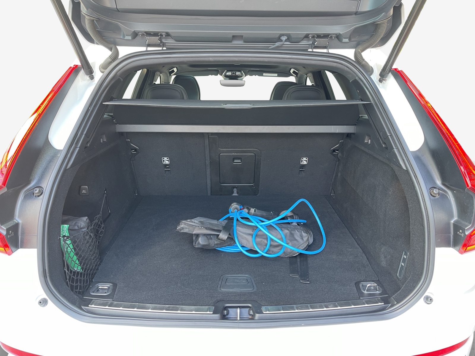 VOLVO XC60 T6 eAWD R-Design Geartronic-image-13