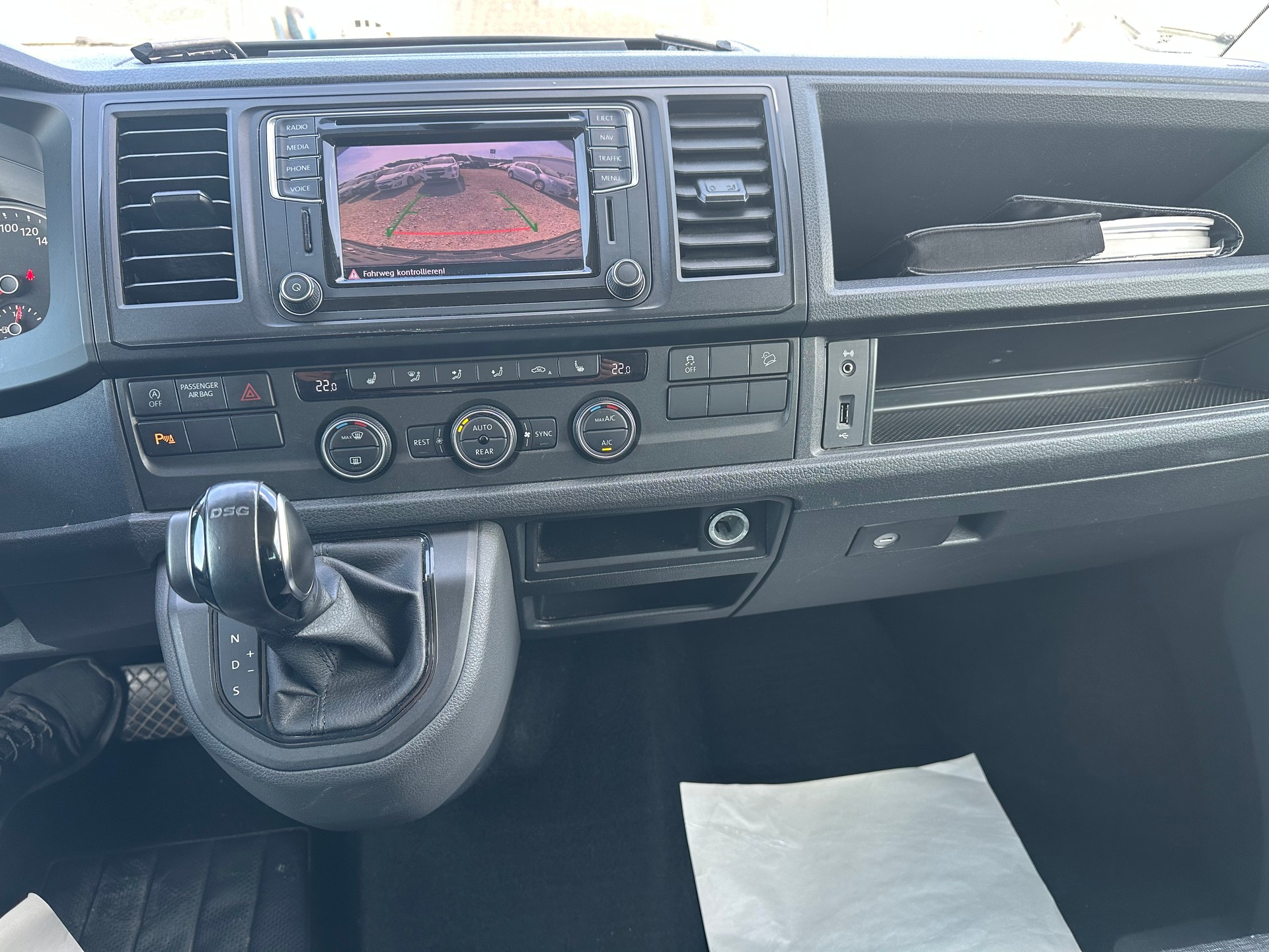 VW T6 Caravelle-image-9