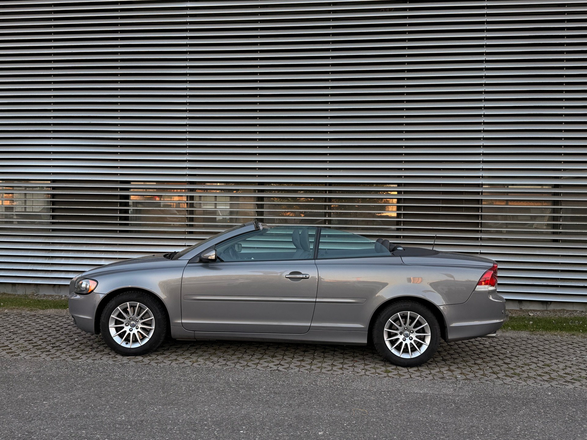 VOLVO C70 T5 Summum FRISCH MFK-image-5