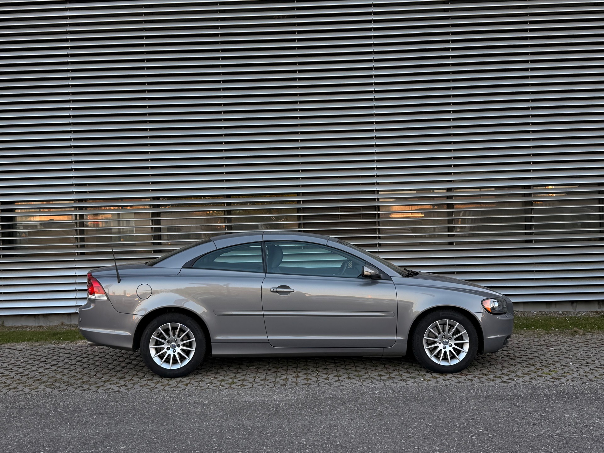 VOLVO C70 T5 Summum FRISCH MFK-image-3