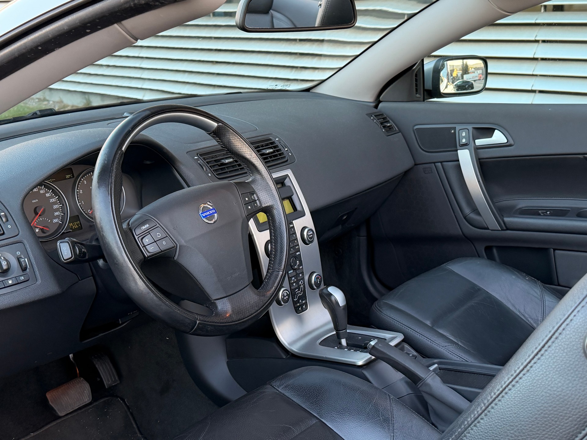 VOLVO C70 T5 Summum FRISCH MFK-image-8