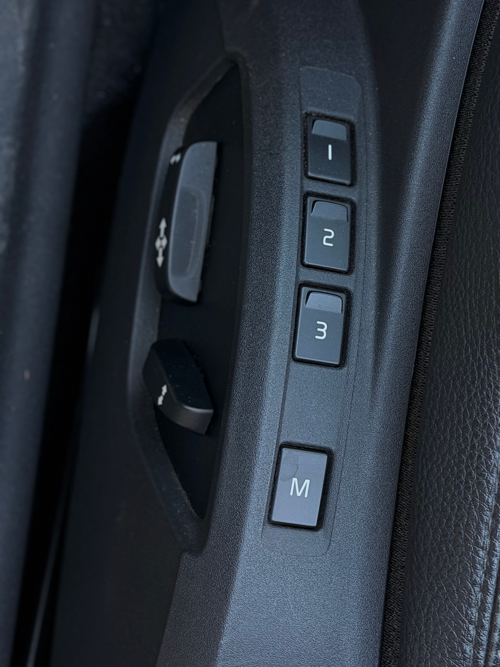 VOLVO C70 T5 Summum FRISCH MFK-image-12