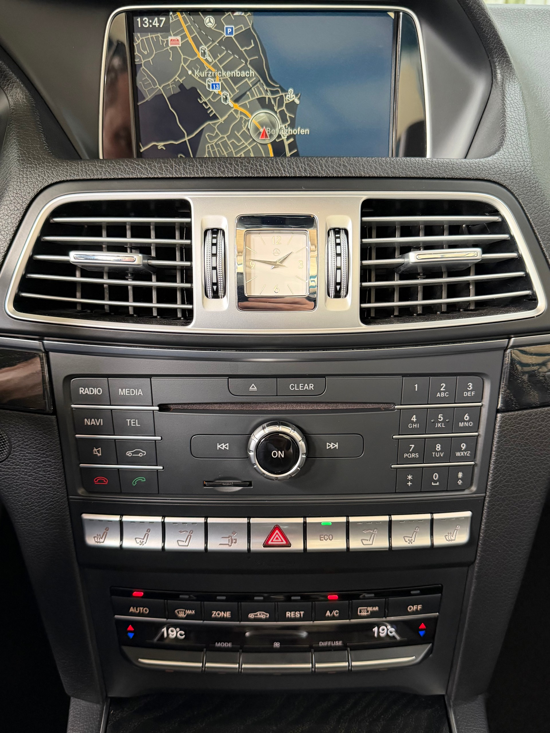 MERCEDES-BENZ E 320 AMG Sport & Styling Paket 7G-Tronic-image-4