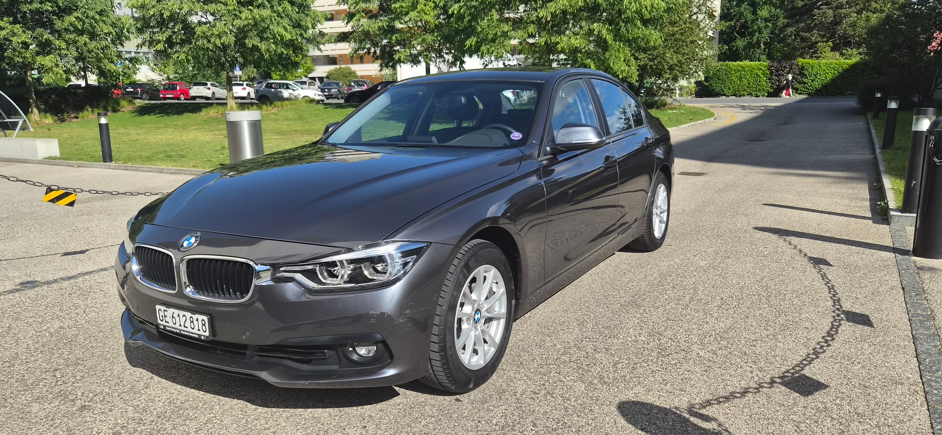BMW 320i xDrive SAG-image-0