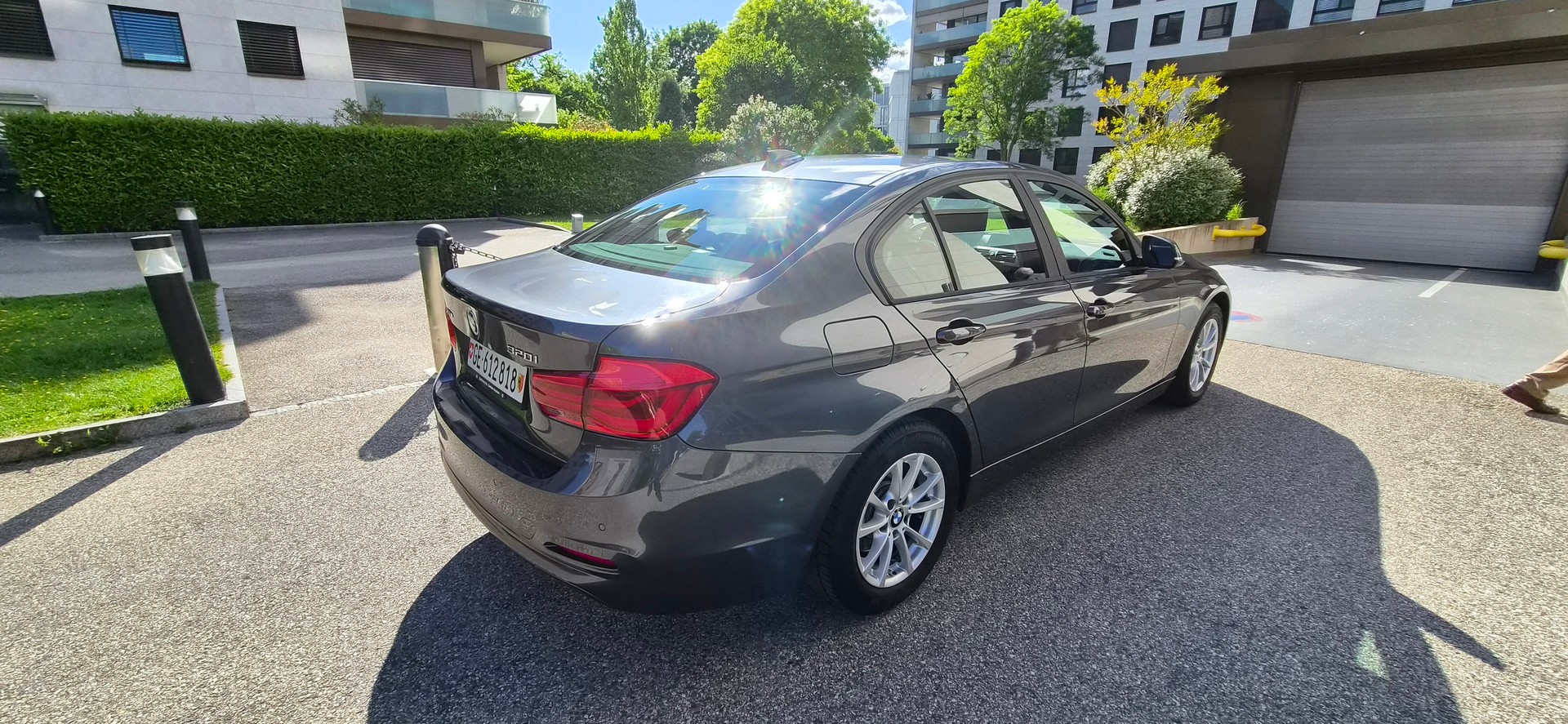 BMW 320i xDrive SAG-image-2