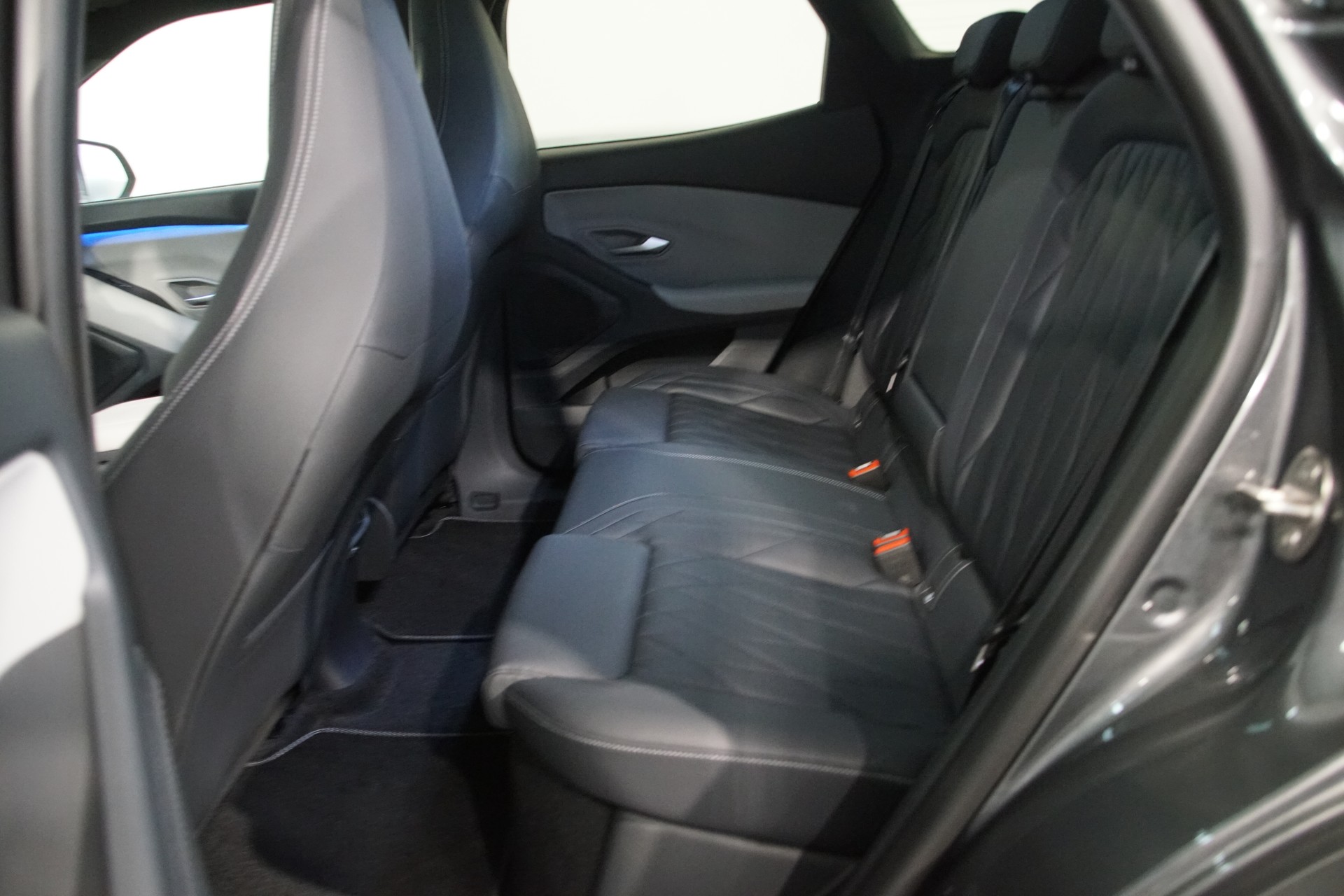 FORD Explorer Elektro 77kWh Dual Extended Range Premium AWD ++SWISS++-image-6