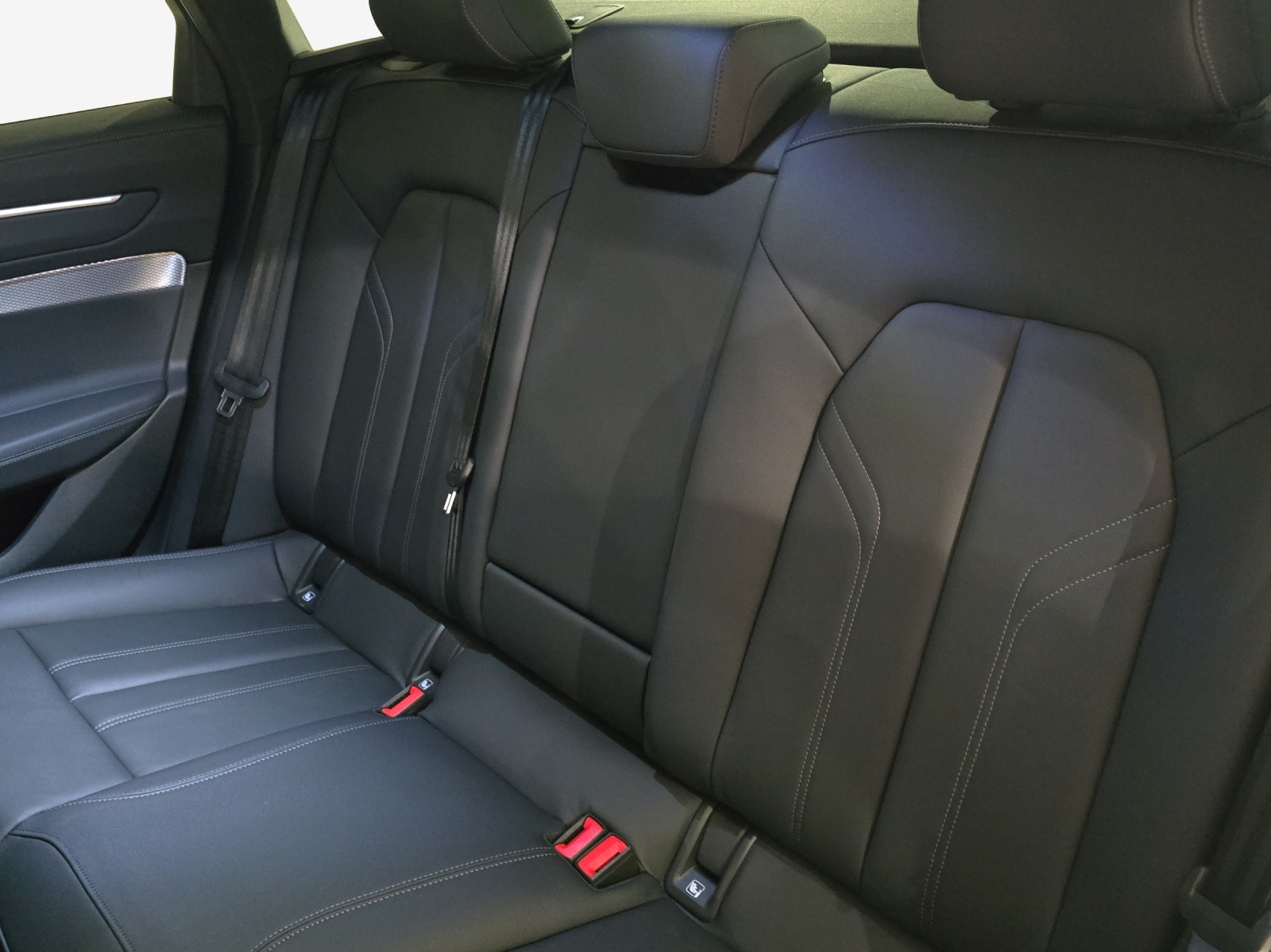 AUDI A6 Limousine TDI quattro 150 kW S tronic-image-11