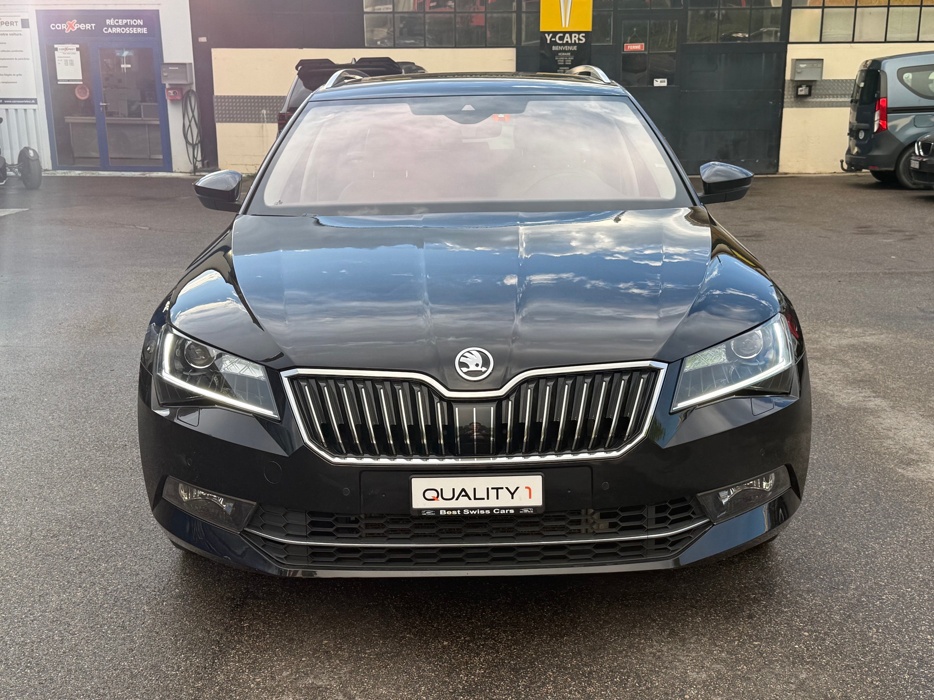 SKODA Superb Combi 2.0 TSI L&K DSG 4x4-image-2
