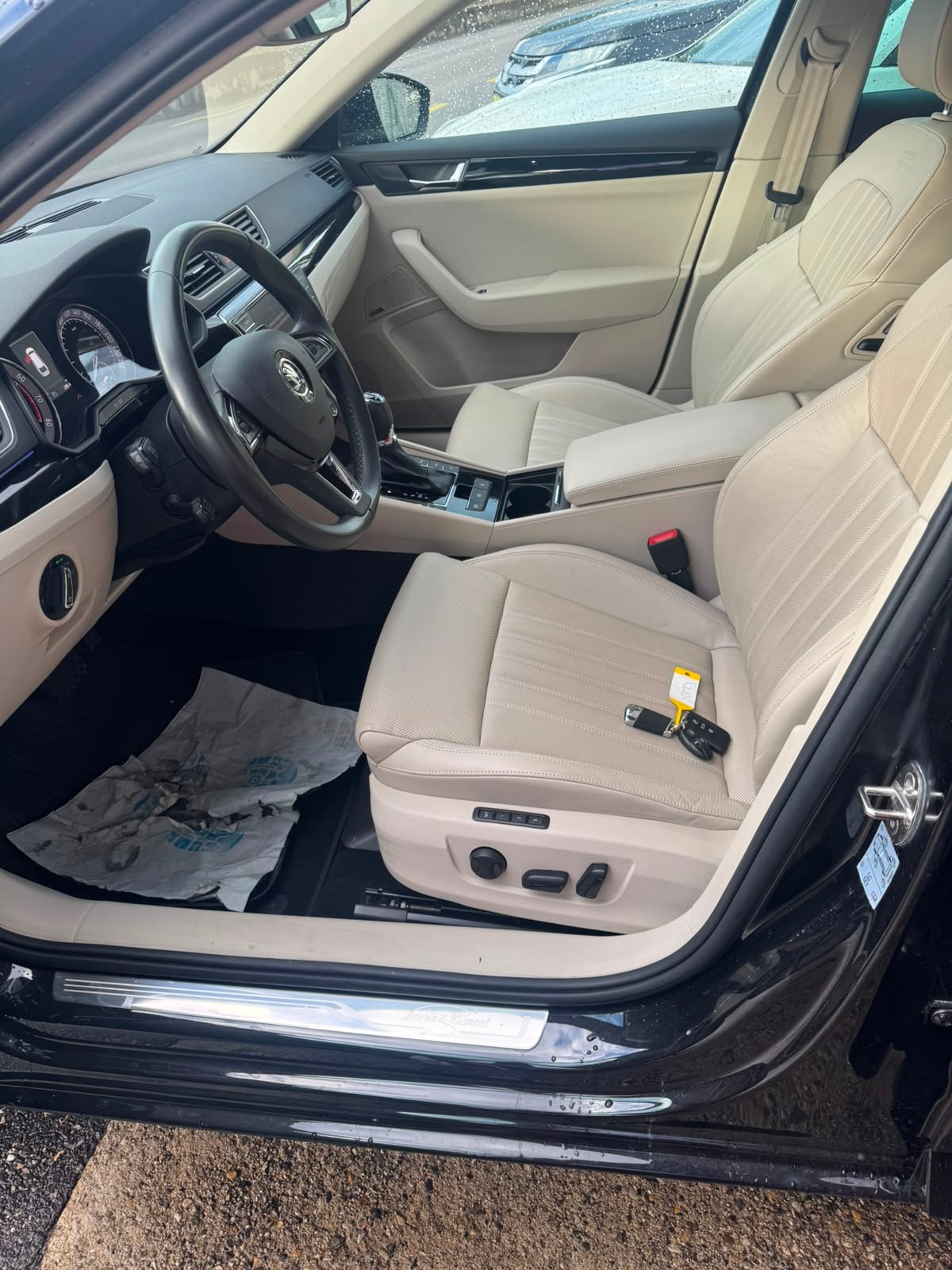 SKODA Superb Combi 2.0 TSI L&K DSG 4x4-image-7