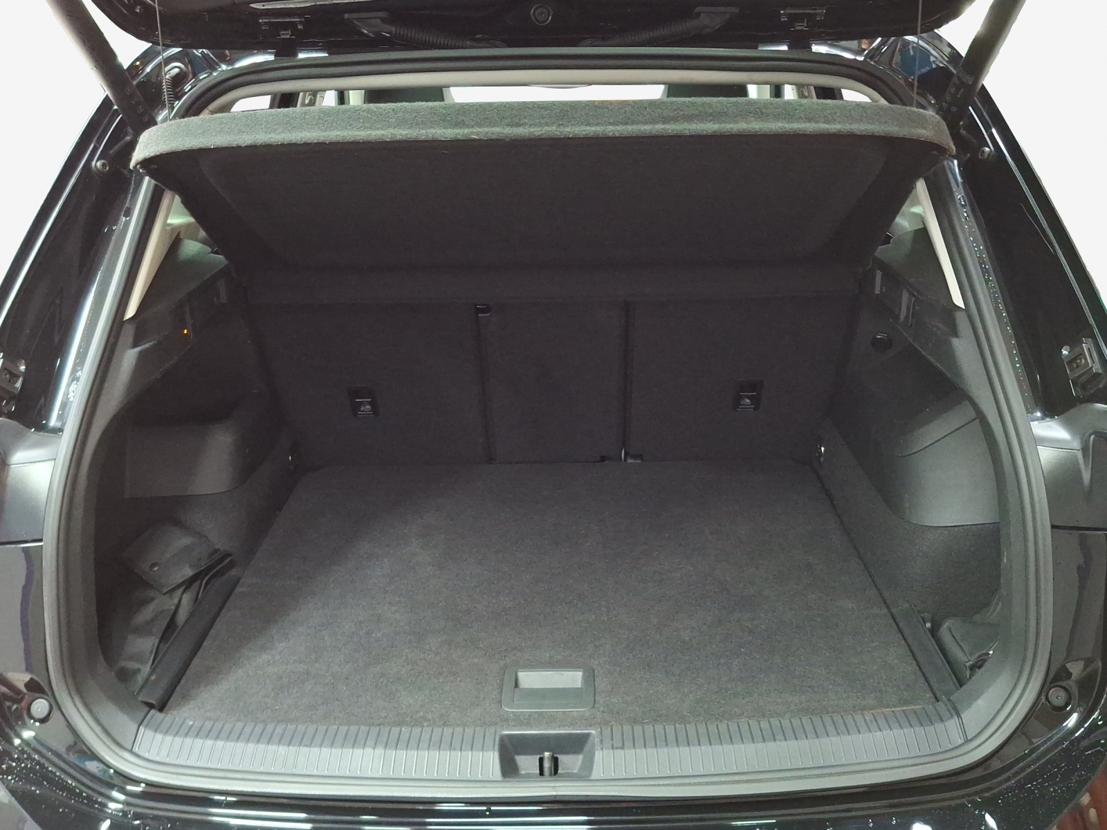 VW Tiguan 2.0 TSI DSG Elegance 4Motion-image-12