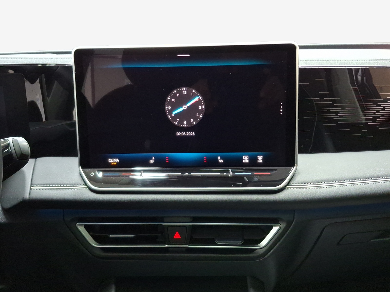 VW Tiguan 2.0 TSI DSG Elegance 4Motion-image-10