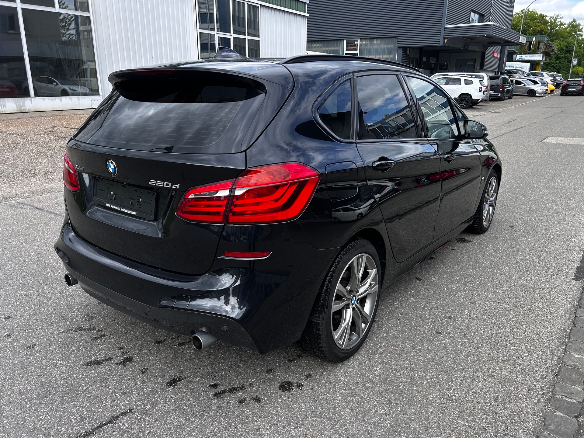 BMW 220d xDrive Active Tourer Steptronic-image-5