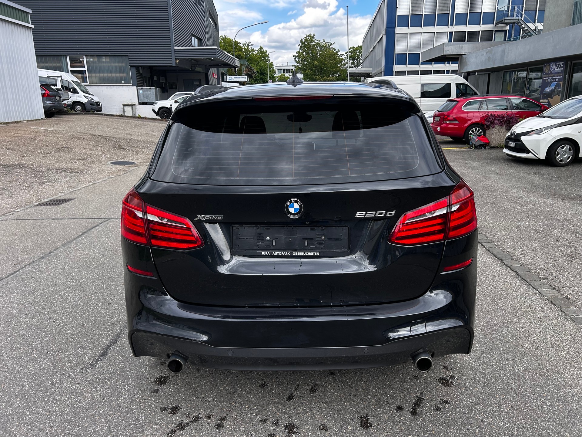 BMW 220d xDrive Active Tourer Steptronic-image-4