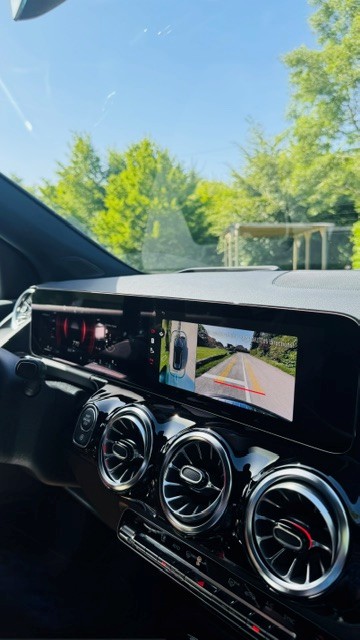 MERCEDES-BENZ GLA 220 d AMG Line 4matic-image-4