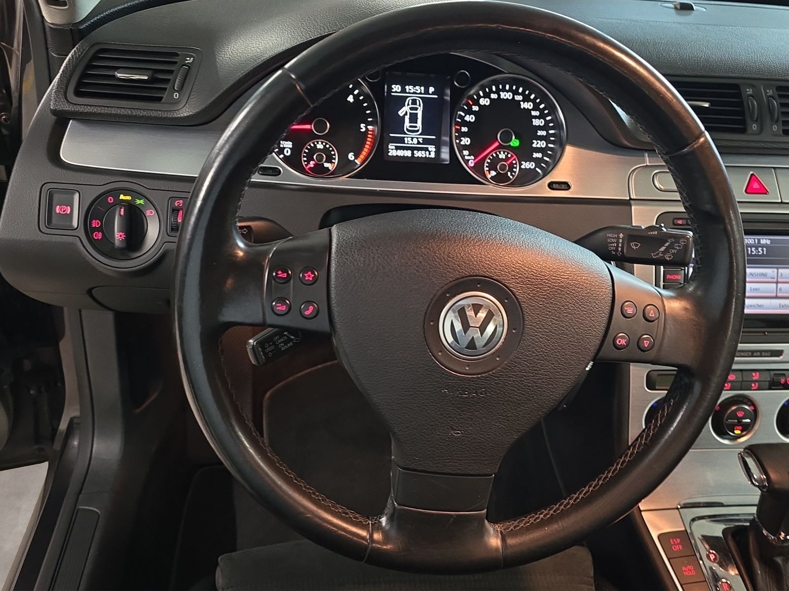 VW Passat Variant 2.0 TDI Highline DSG-image-10