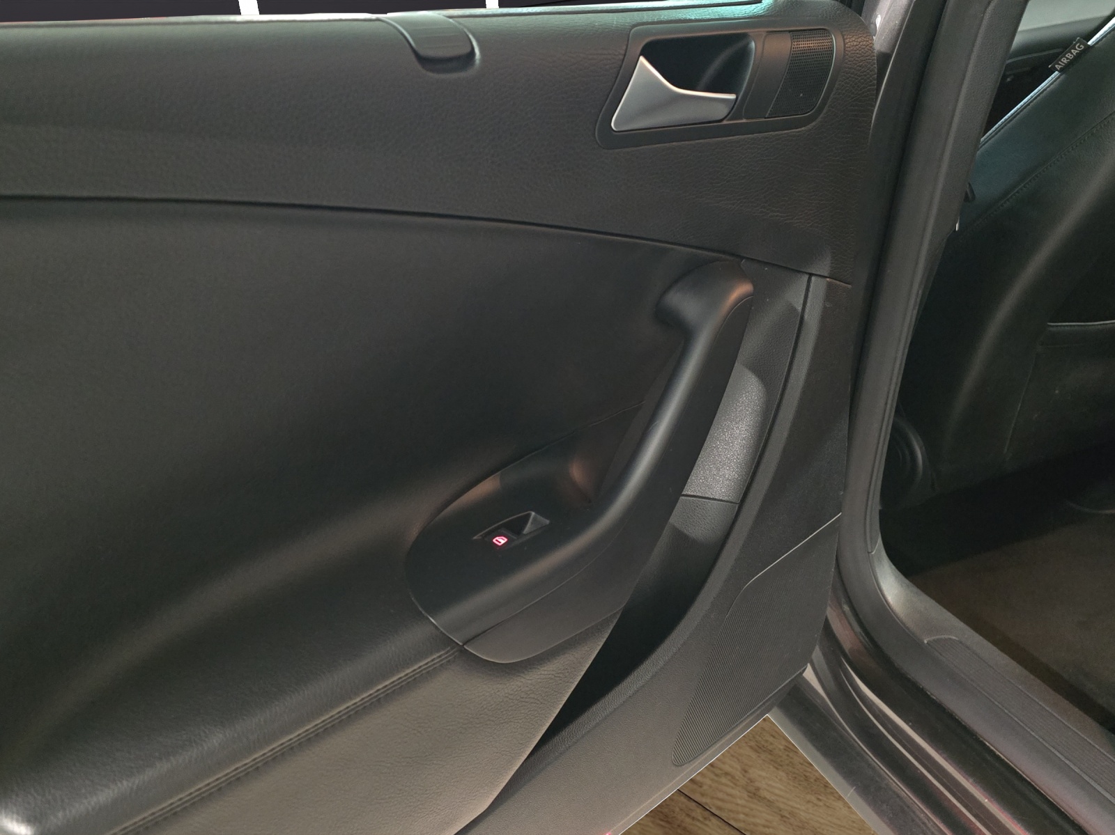 VW Passat Variant 2.0 TDI Highline DSG-image-18