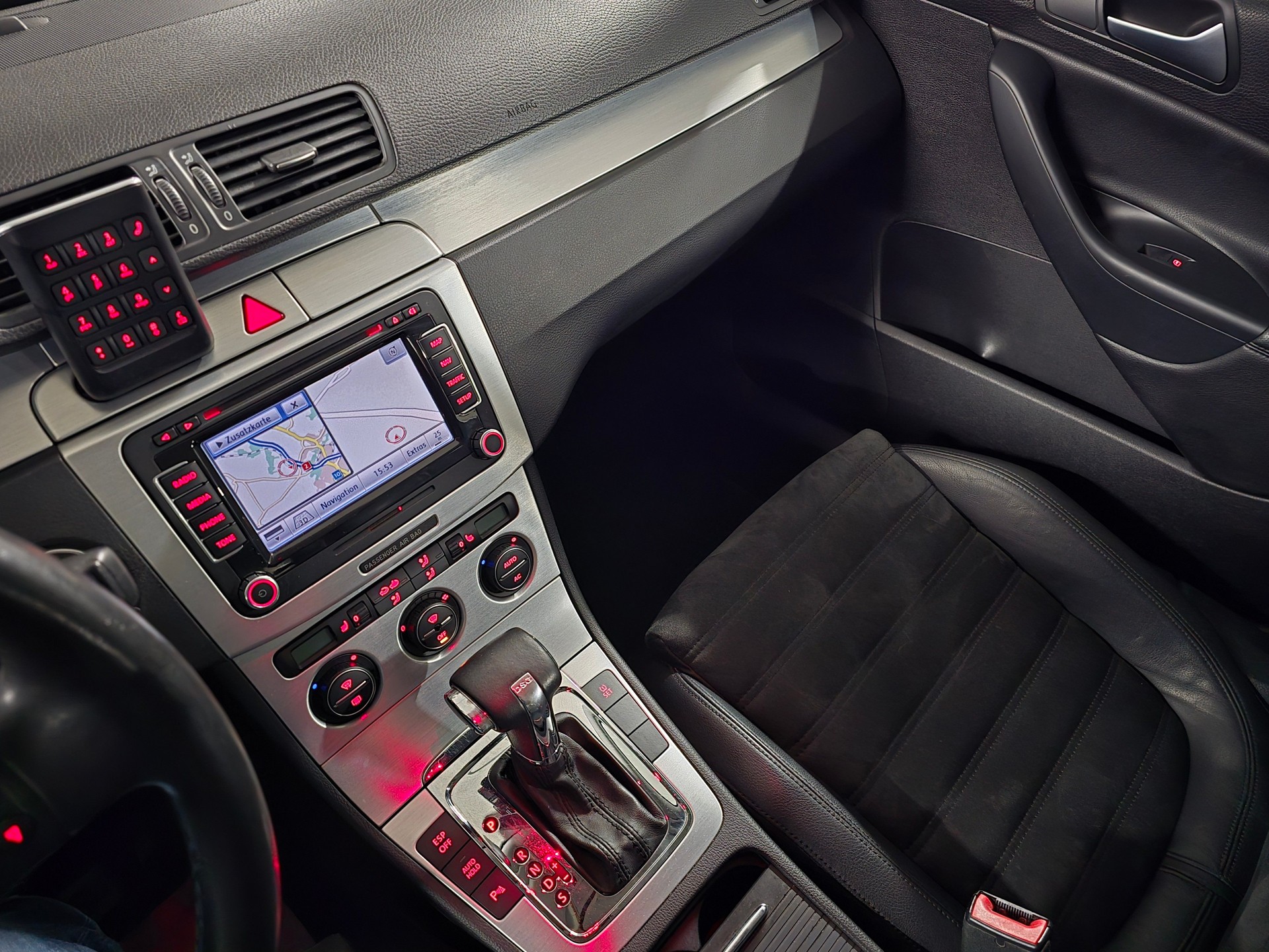 VW Passat Variant 2.0 TDI Highline DSG-image-11